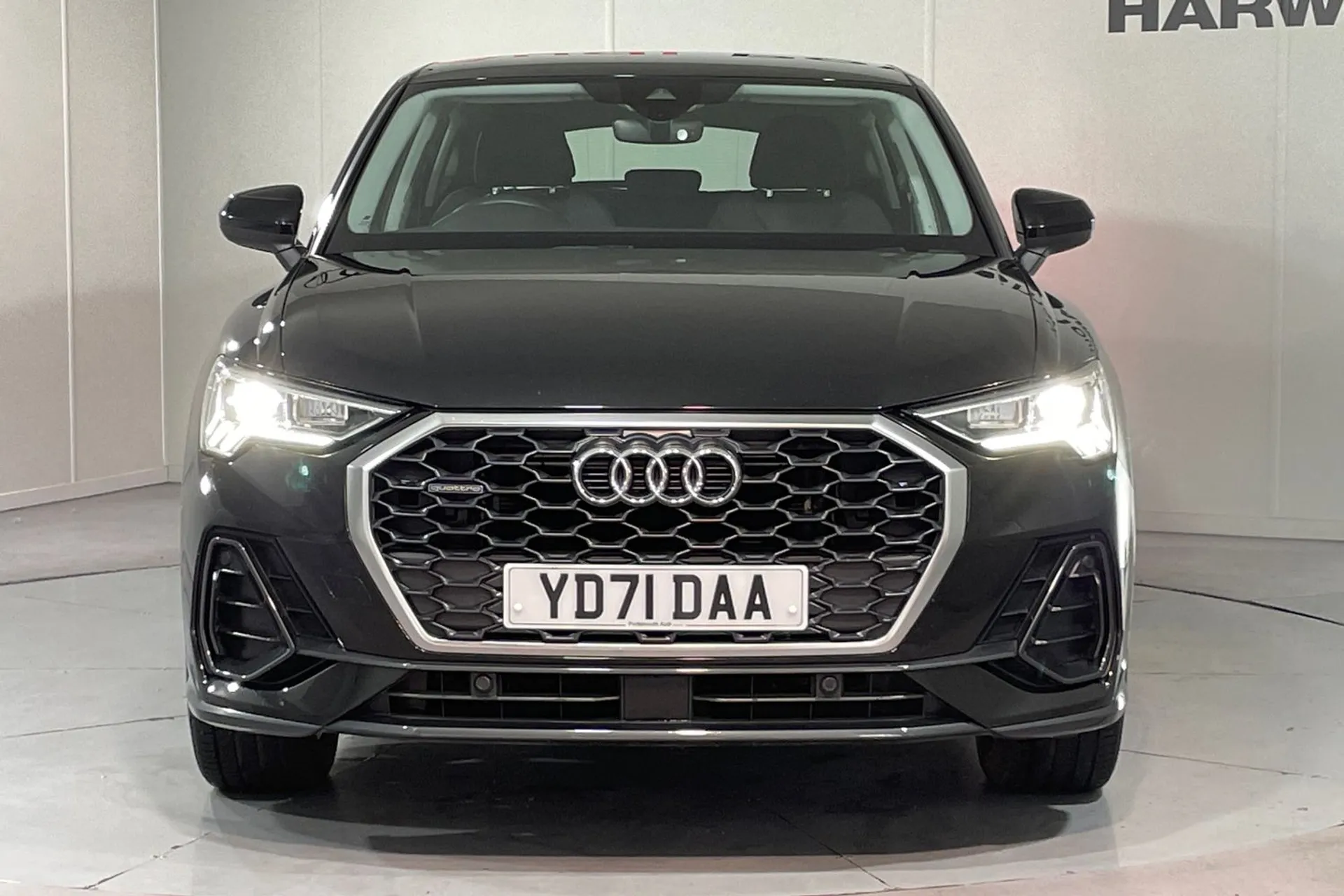 Audi Q3 thumbnail image number 6