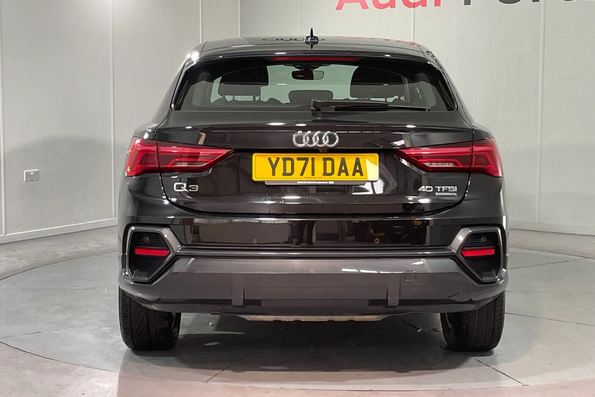 Audi Q3 thumbnail image number 7