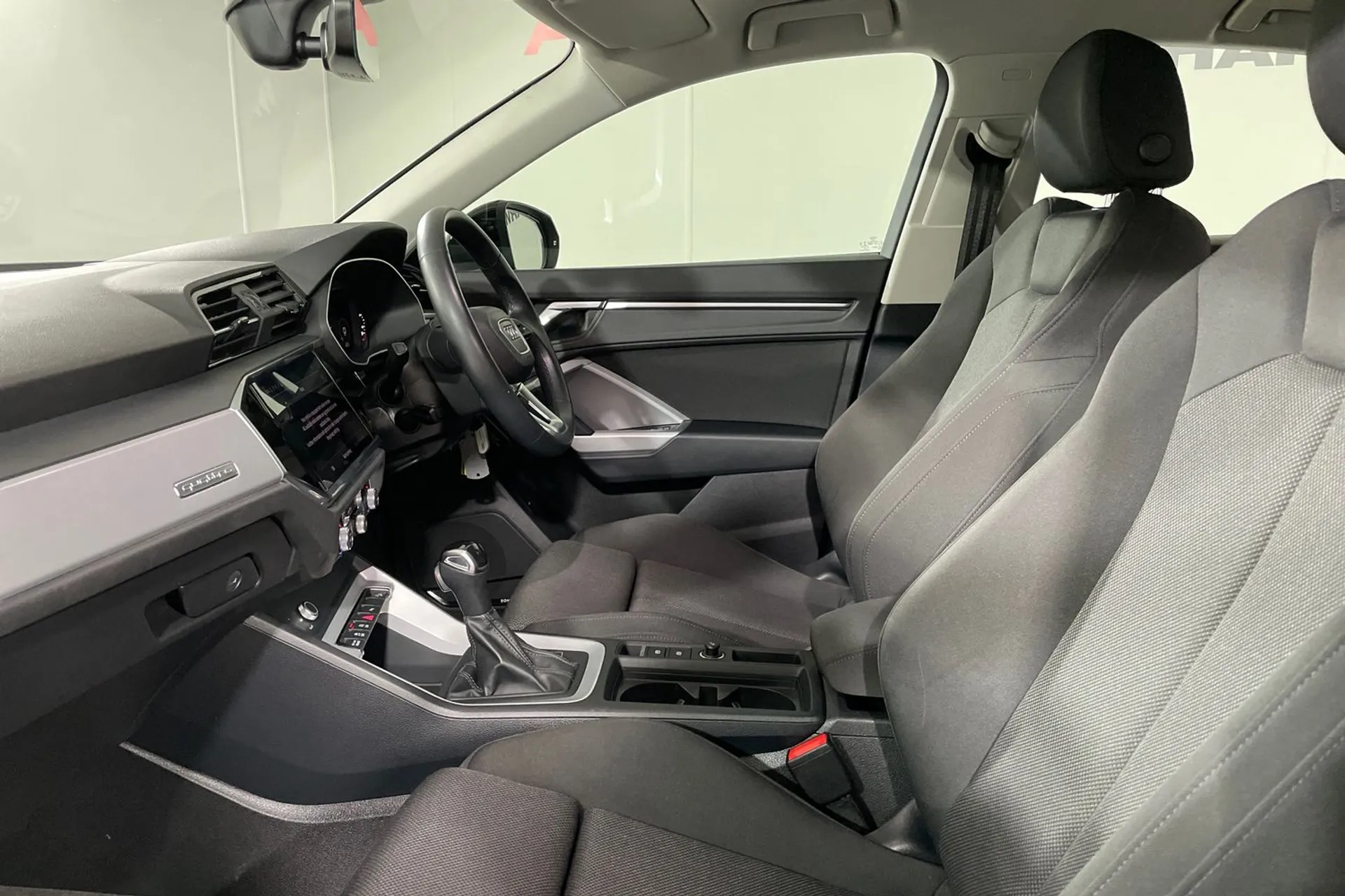 Audi Q3 thumbnail image number 26