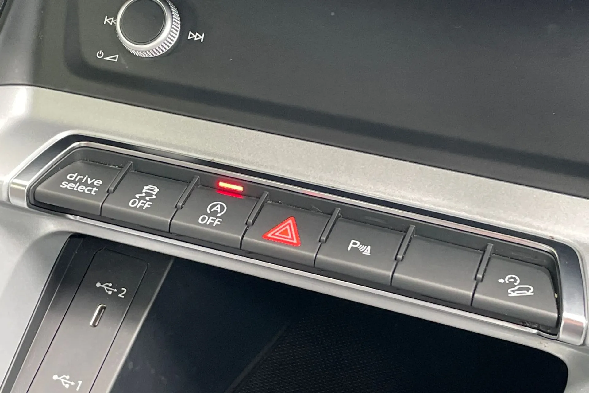Audi Q3 thumbnail image number 48