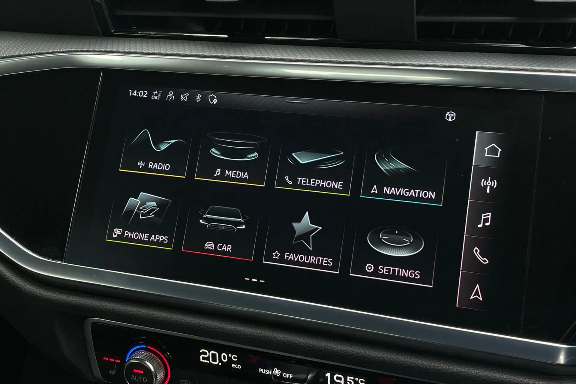 Audi Q3 thumbnail image number 33