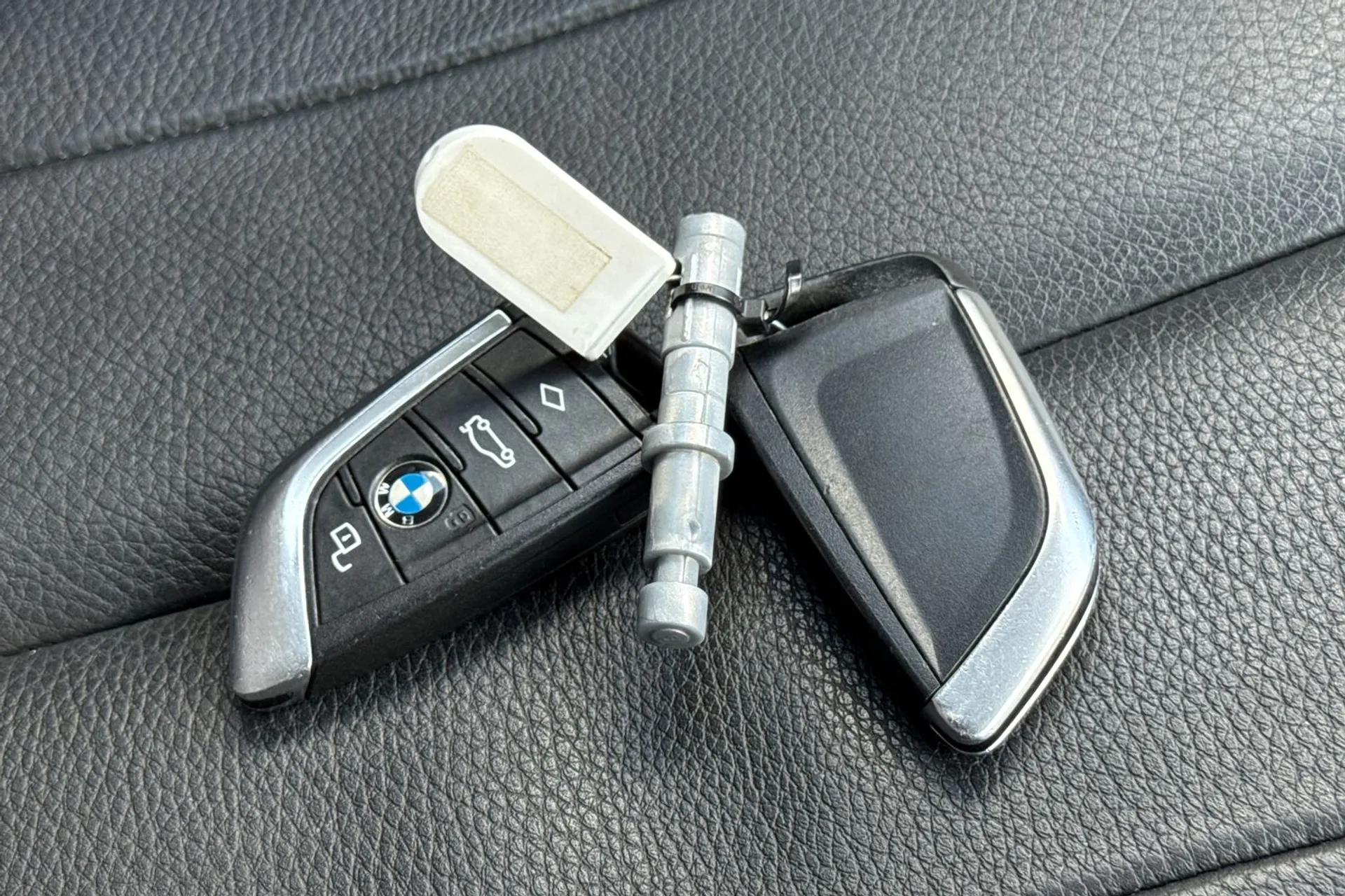 BMW 1 SERIES thumbnail image number 9