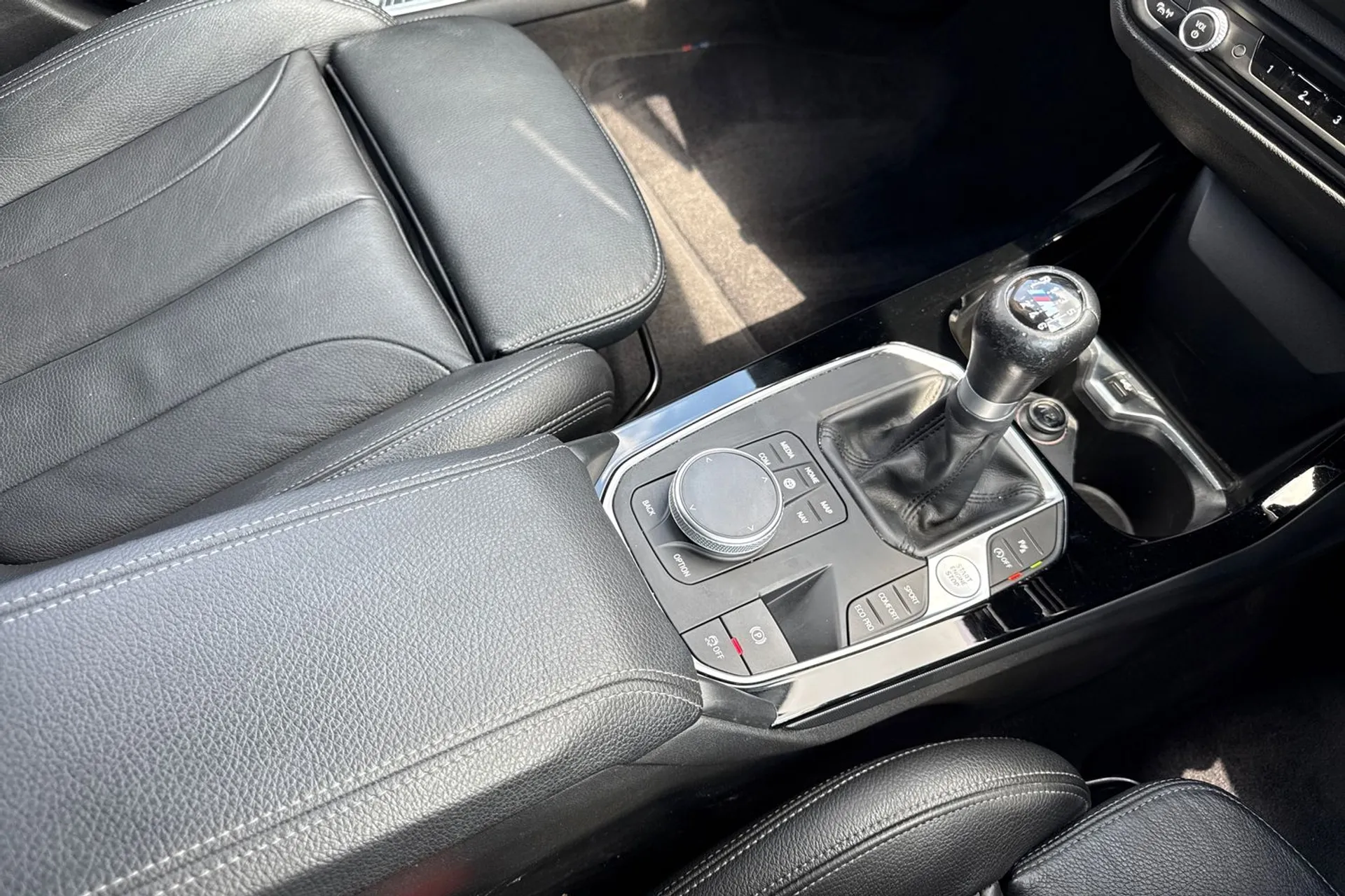 BMW 1 SERIES thumbnail image number 29