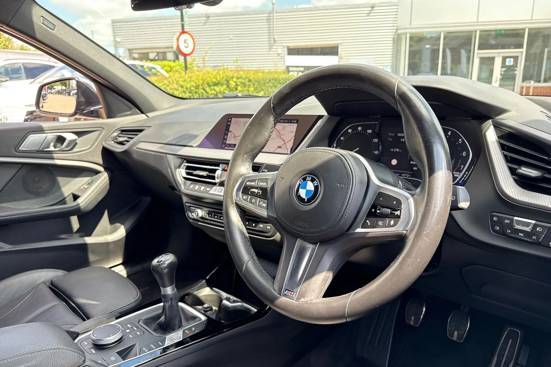 BMW 1 SERIES thumbnail image number 23