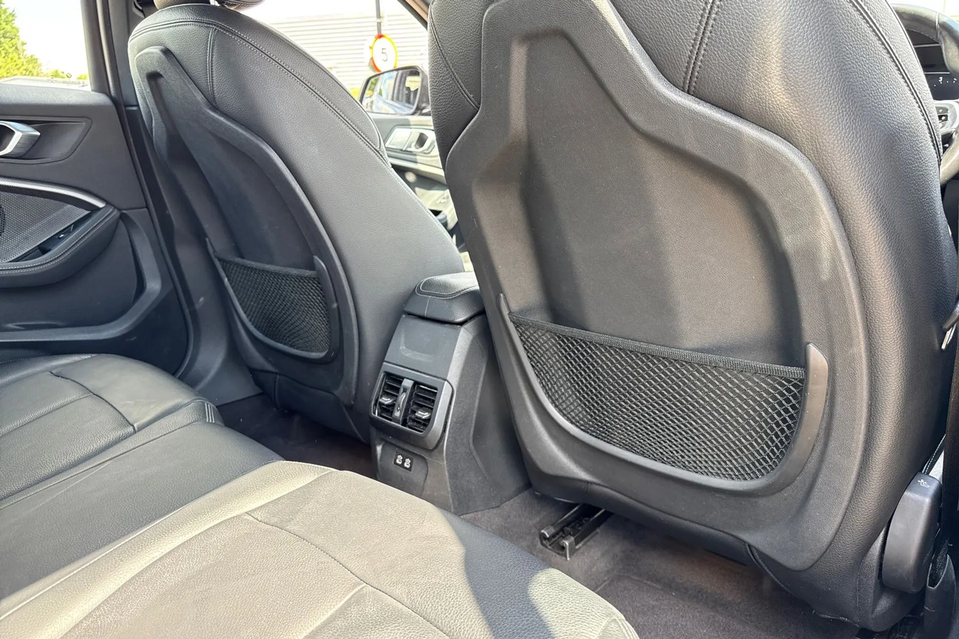BMW 1 SERIES thumbnail image number 35