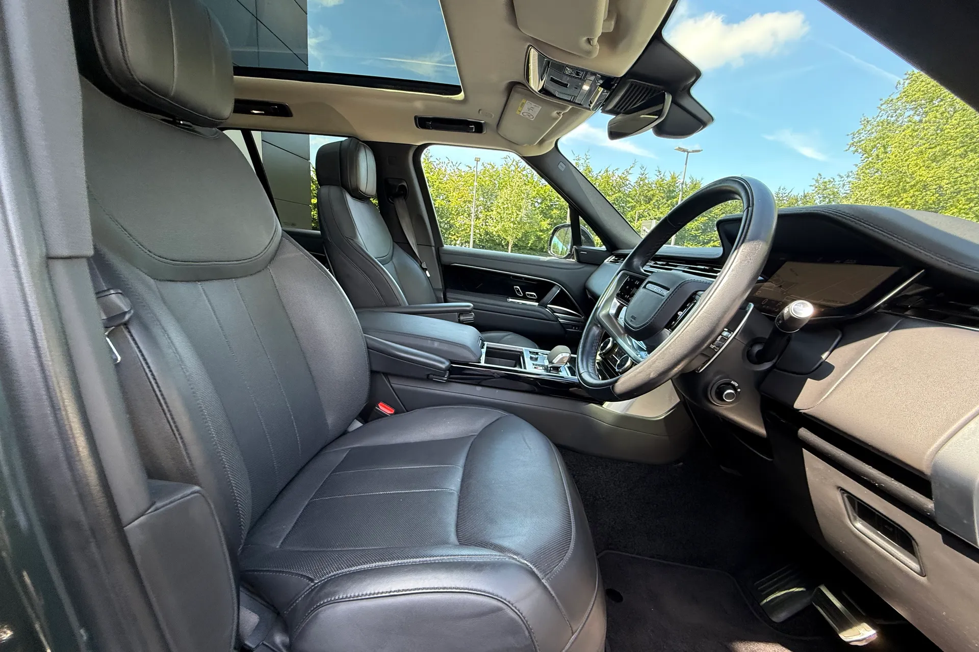 LAND ROVER RANGE ROVER thumbnail image number 9