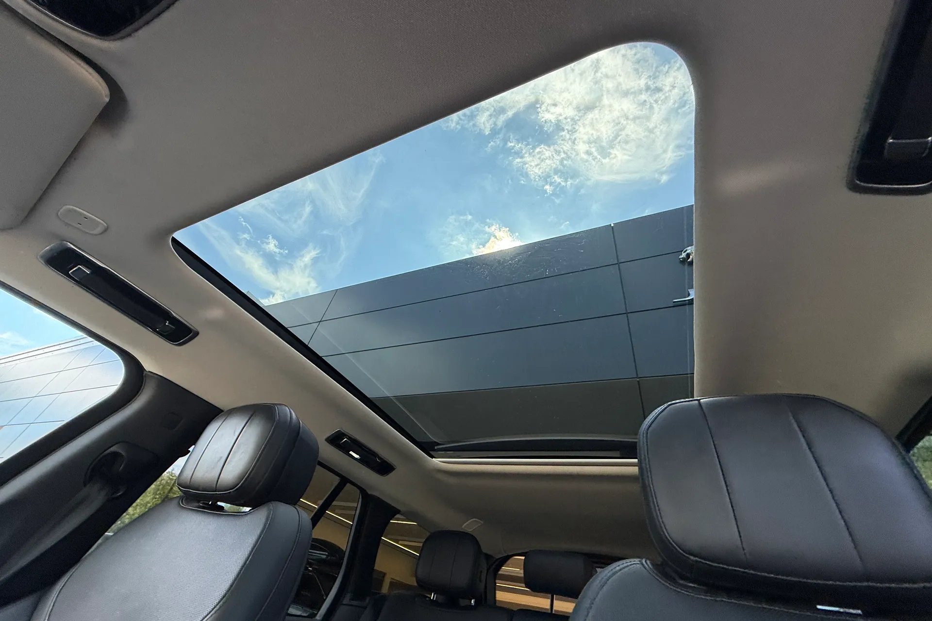 LAND ROVER RANGE ROVER thumbnail image number 5