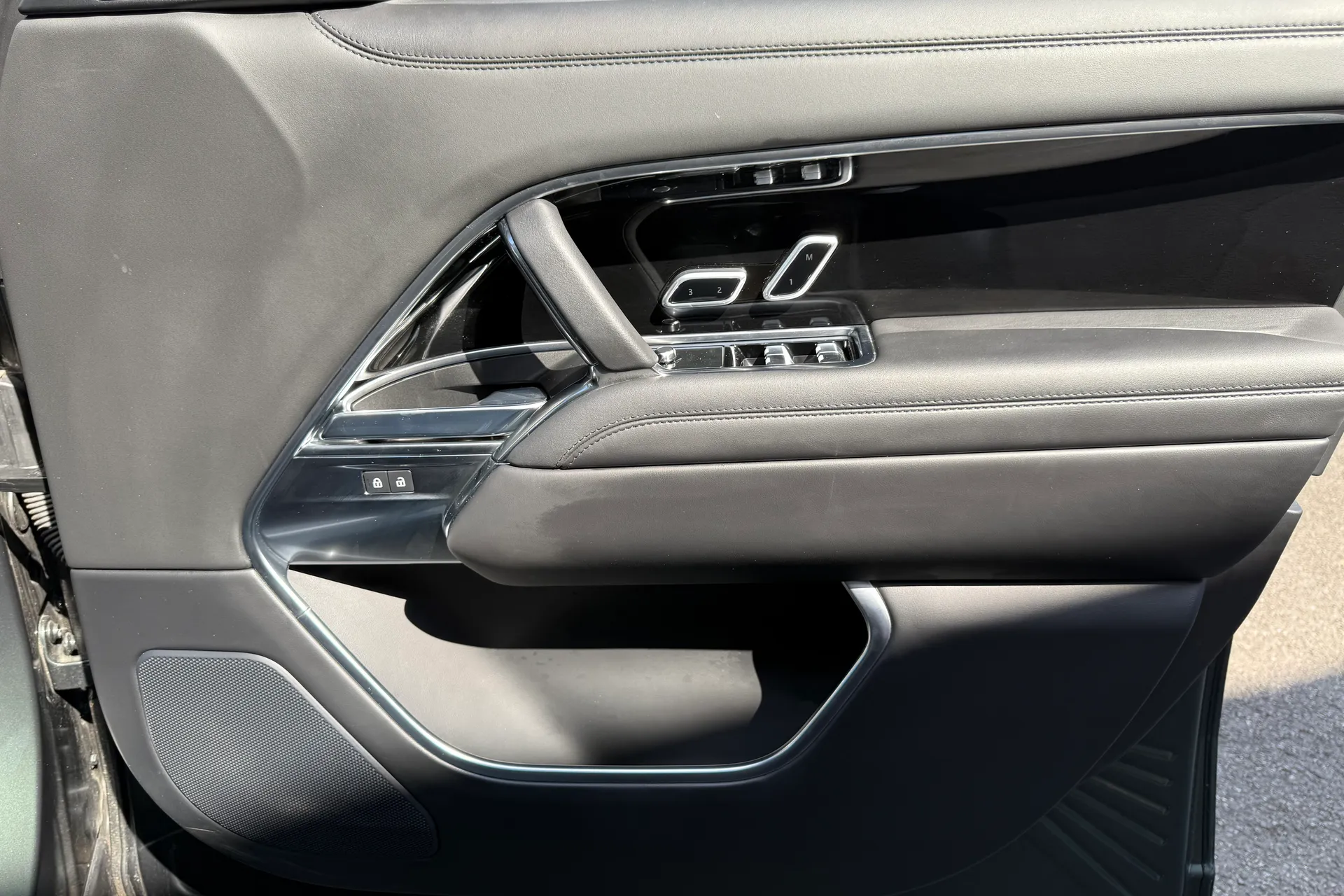 LAND ROVER RANGE ROVER thumbnail image number 53