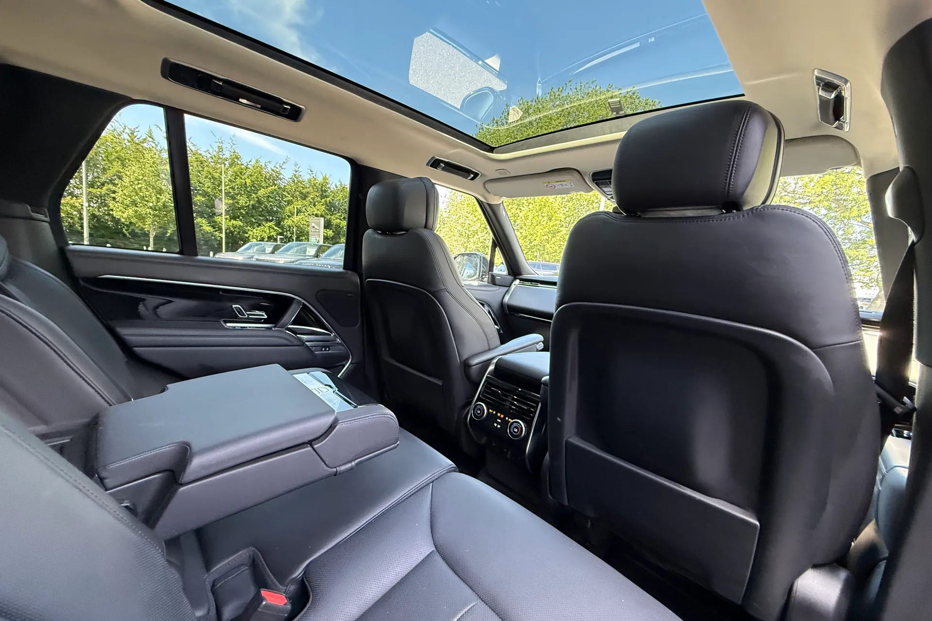 LAND ROVER RANGE ROVER thumbnail image number 44