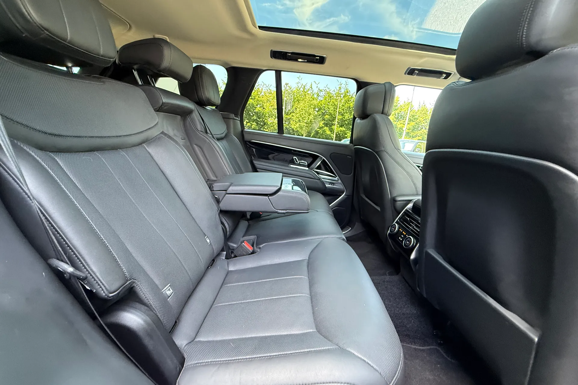 LAND ROVER RANGE ROVER thumbnail image number 42