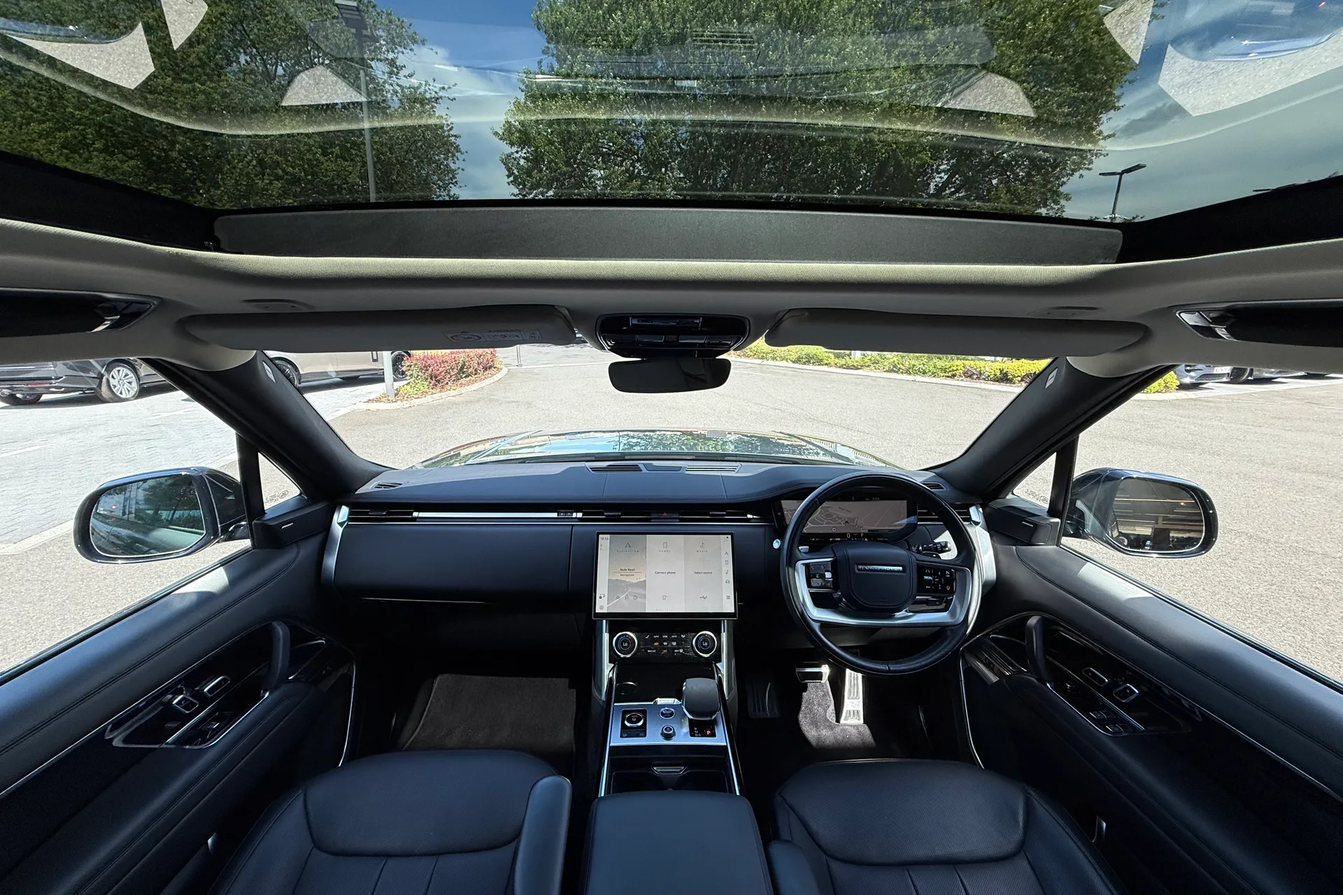 LAND ROVER RANGE ROVER thumbnail image number 3