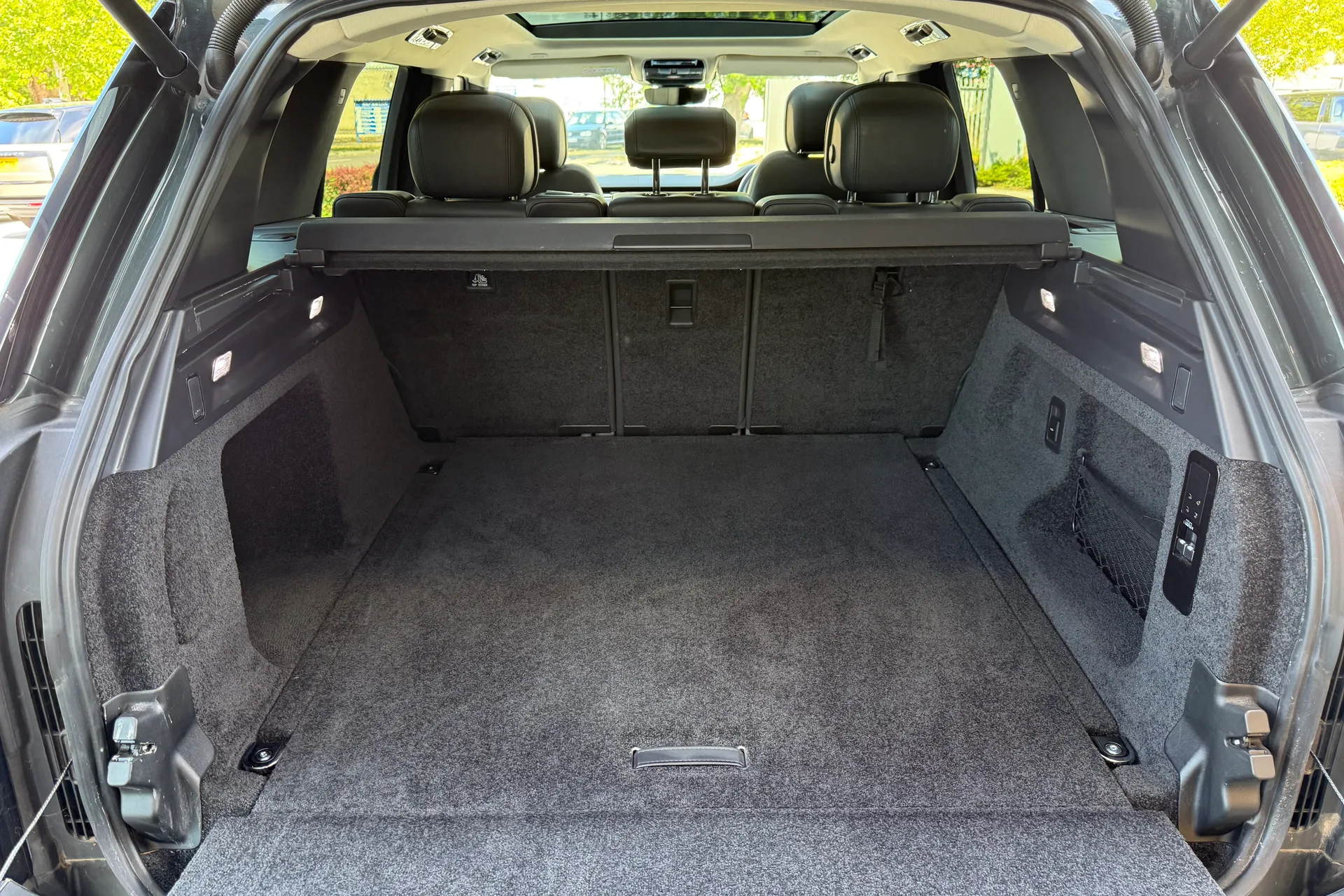 LAND ROVER RANGE ROVER thumbnail image number 41