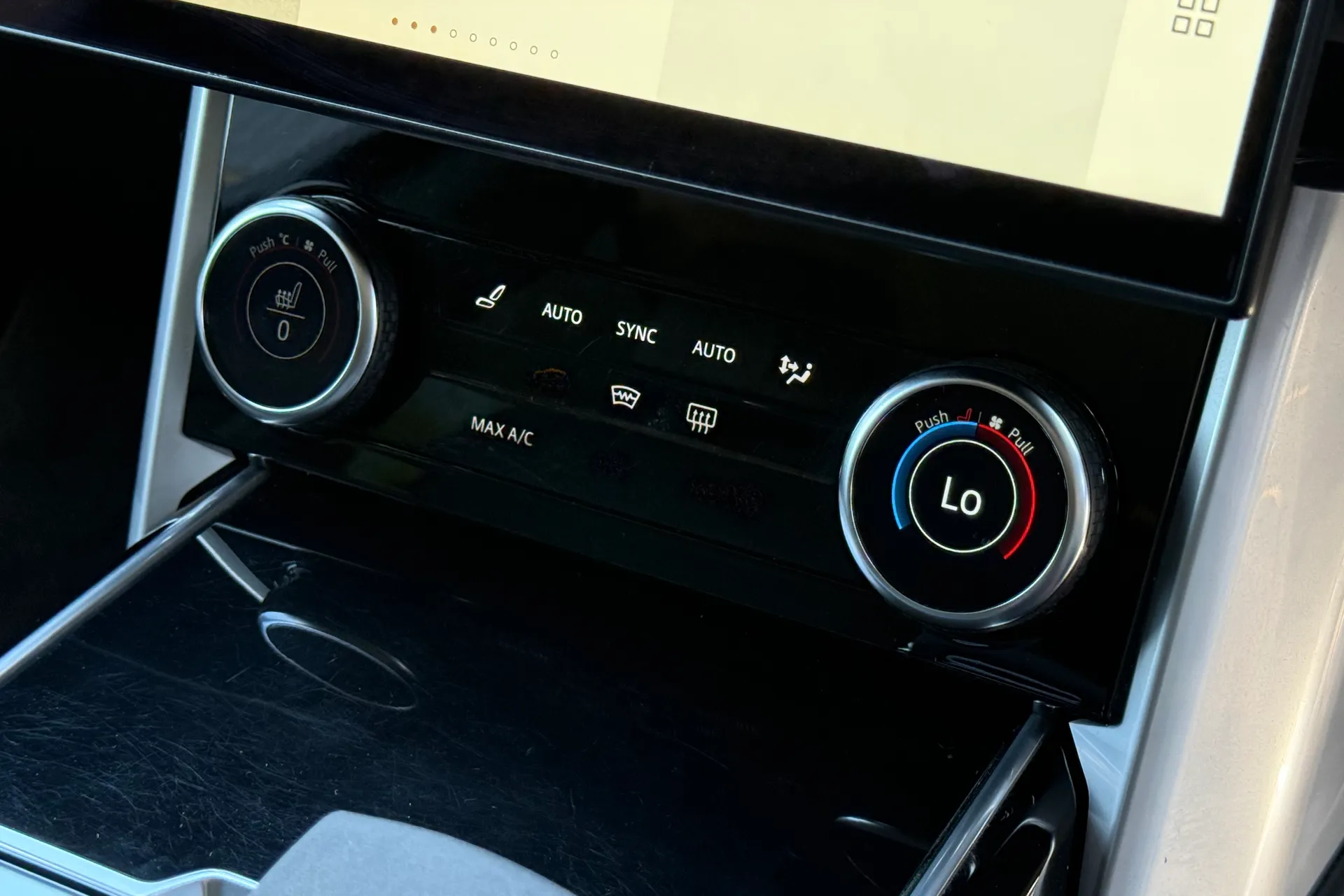 LAND ROVER RANGE ROVER thumbnail image number 16