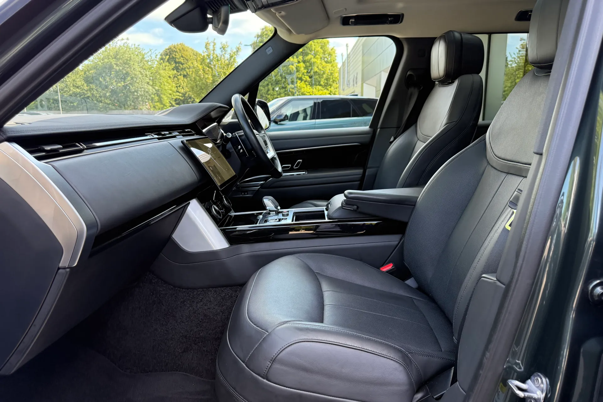 LAND ROVER RANGE ROVER thumbnail image number 10