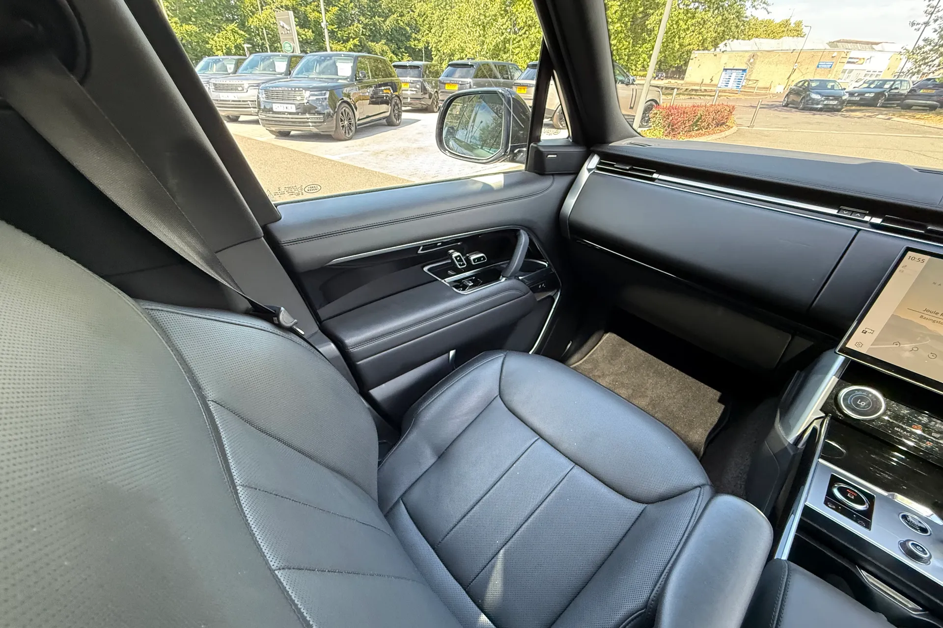 LAND ROVER RANGE ROVER thumbnail image number 13