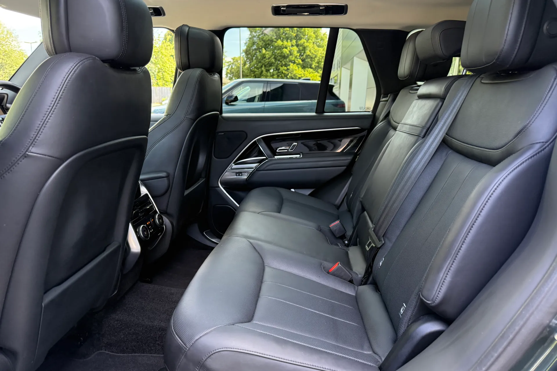 LAND ROVER RANGE ROVER thumbnail image number 51