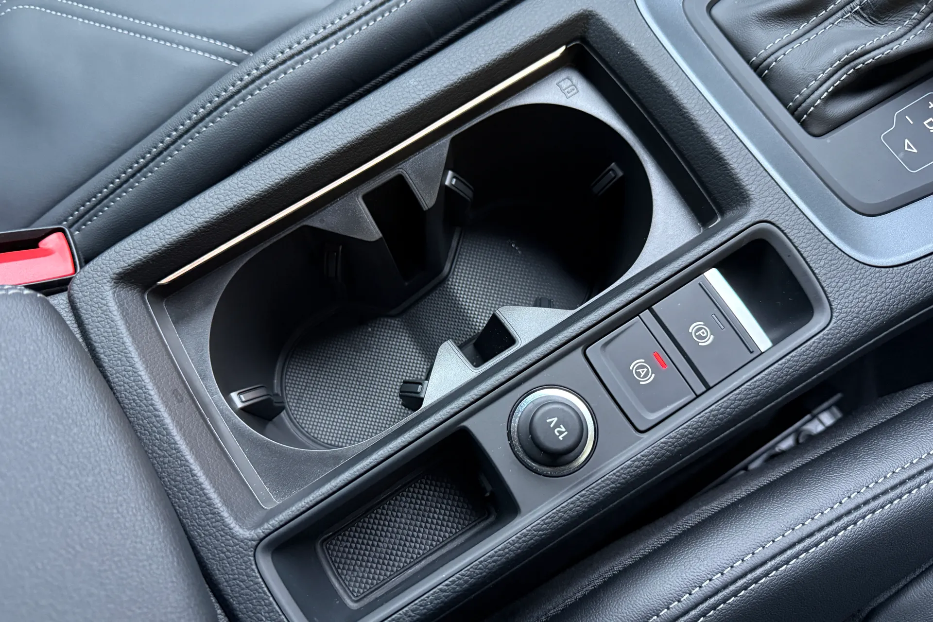 Audi Q3 thumbnail image number 26