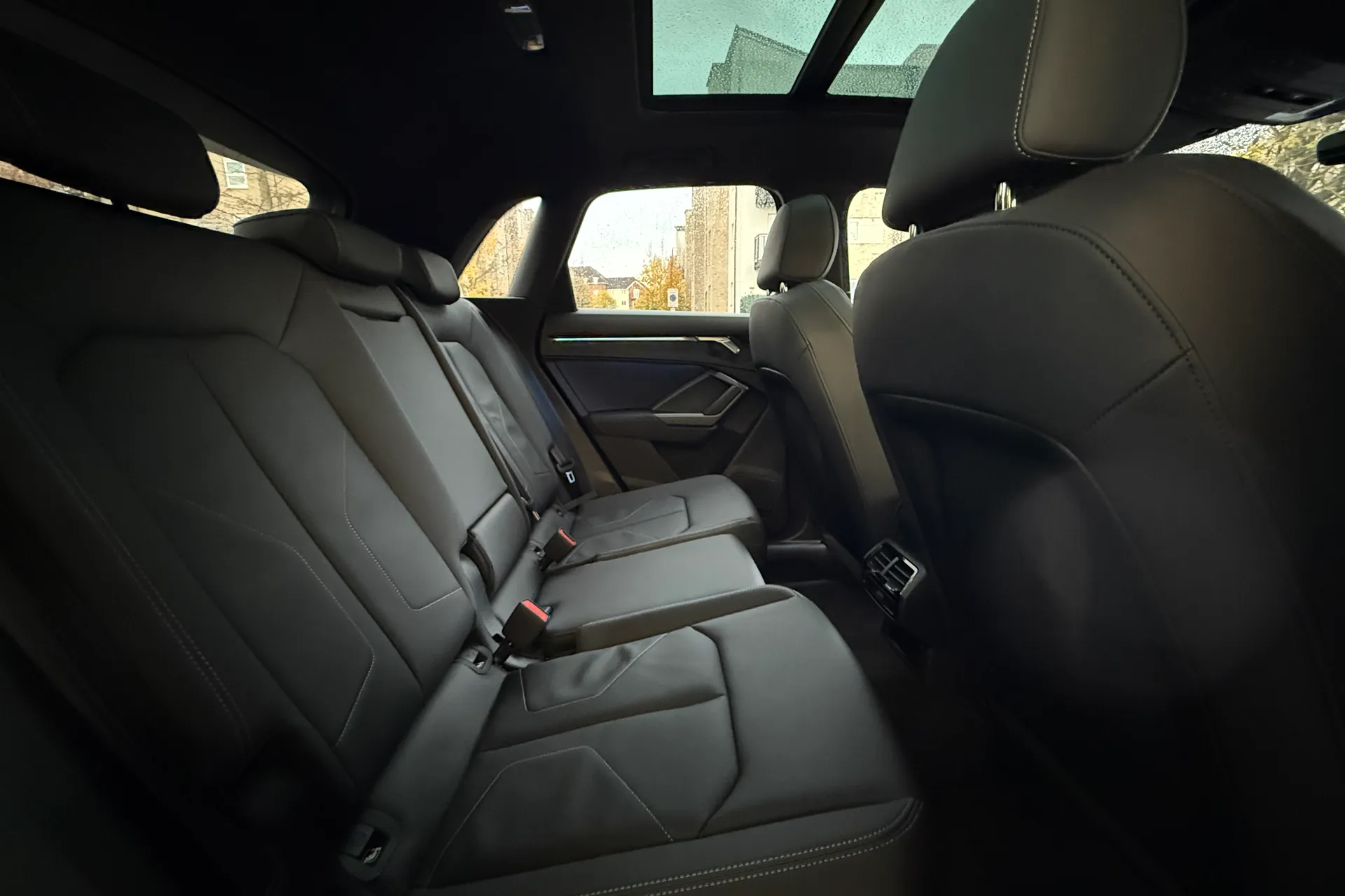 Audi Q3 thumbnail image number 39