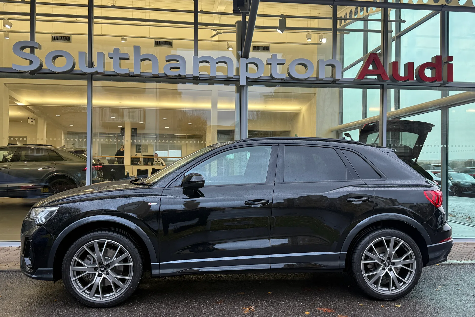 Audi Q3 thumbnail image number 54