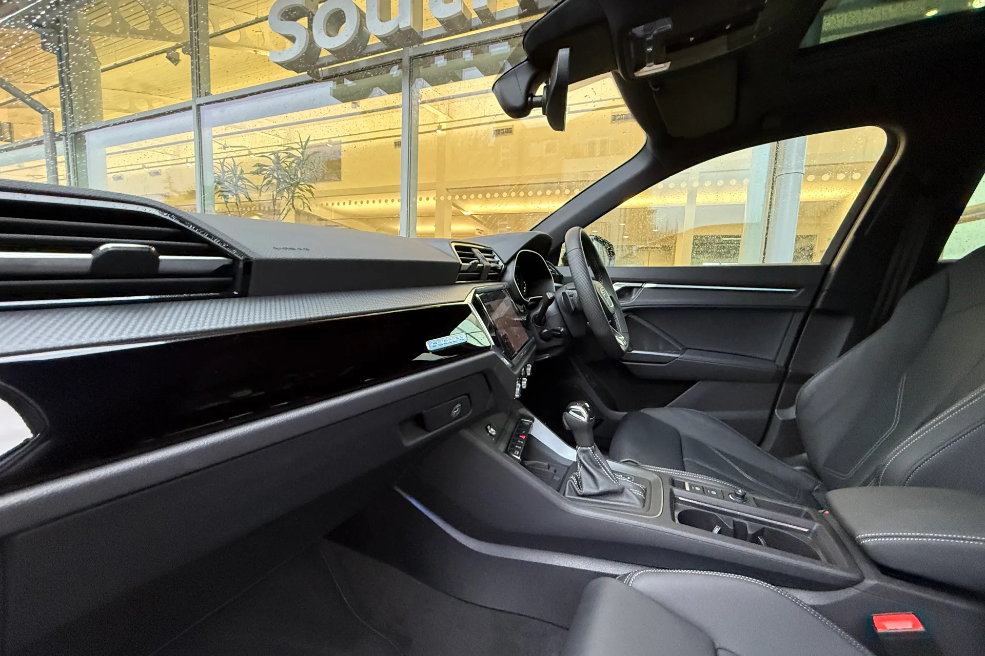 Audi Q3 thumbnail image number 8