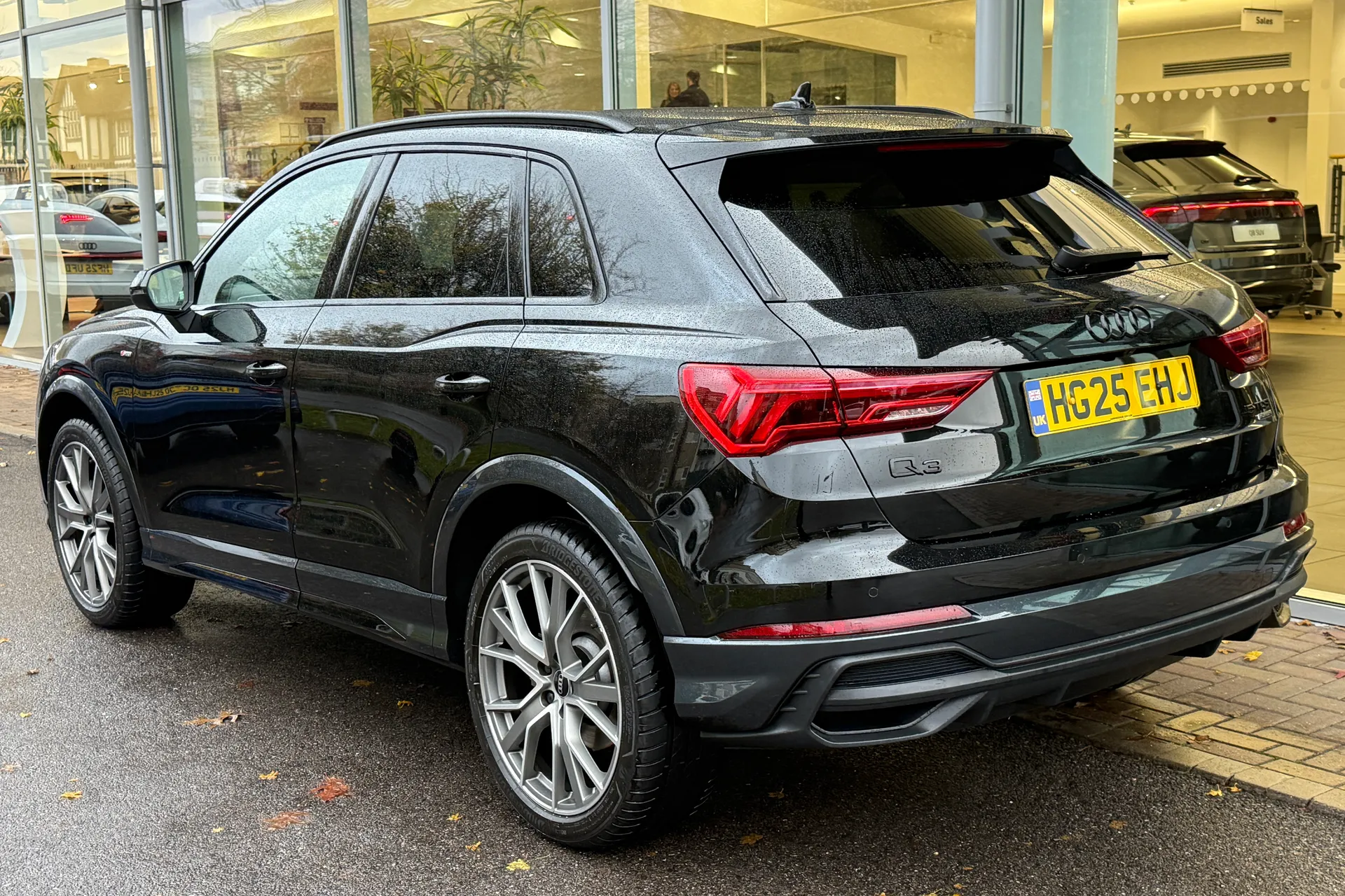 Audi Q3 thumbnail image number 9