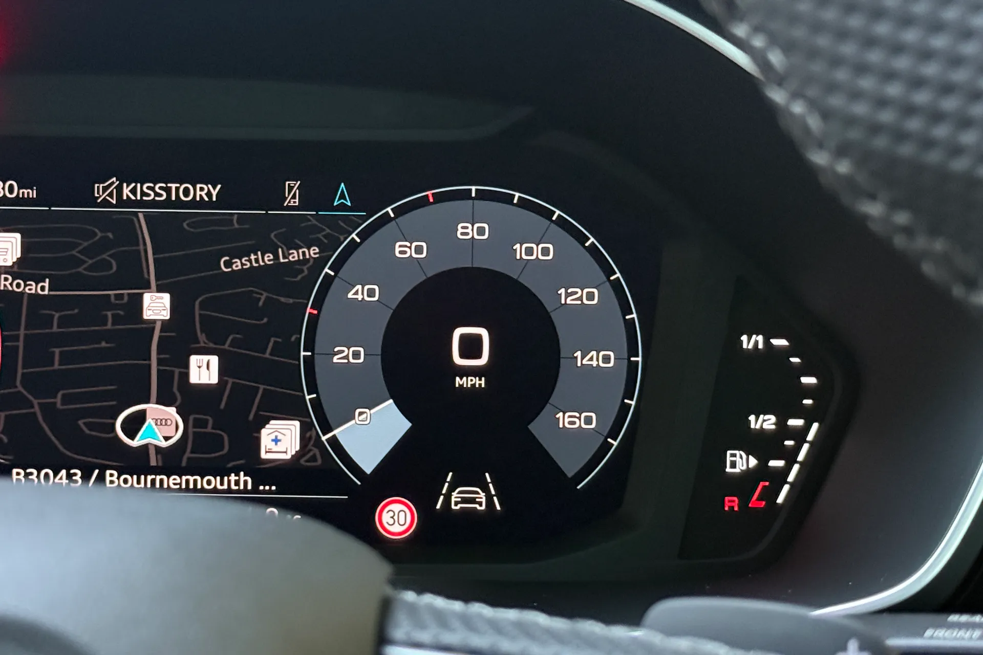 Audi Q3 thumbnail image number 25