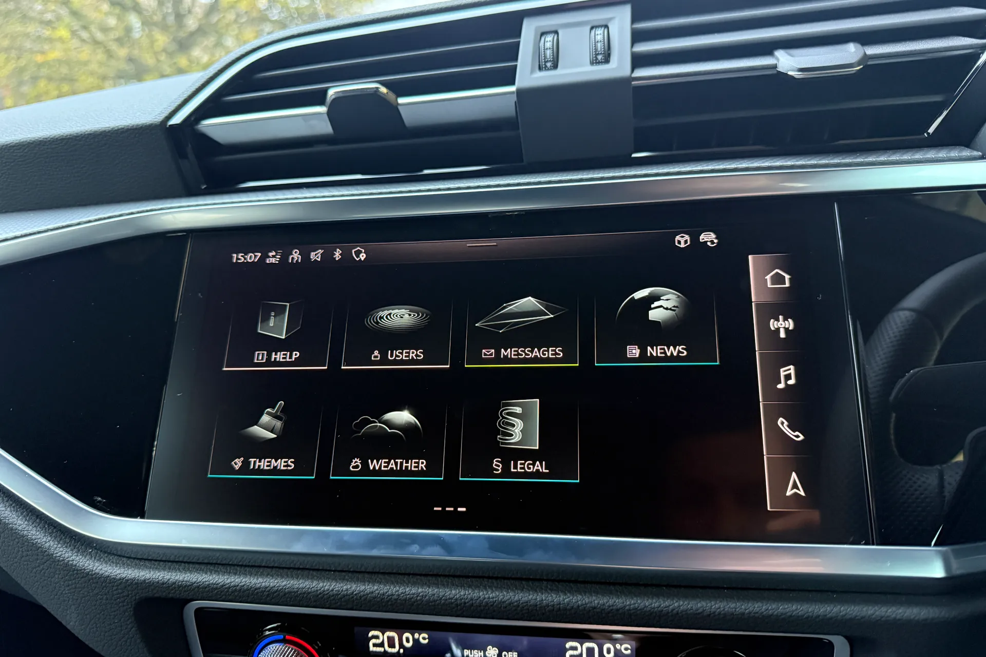 Audi Q3 thumbnail image number 14