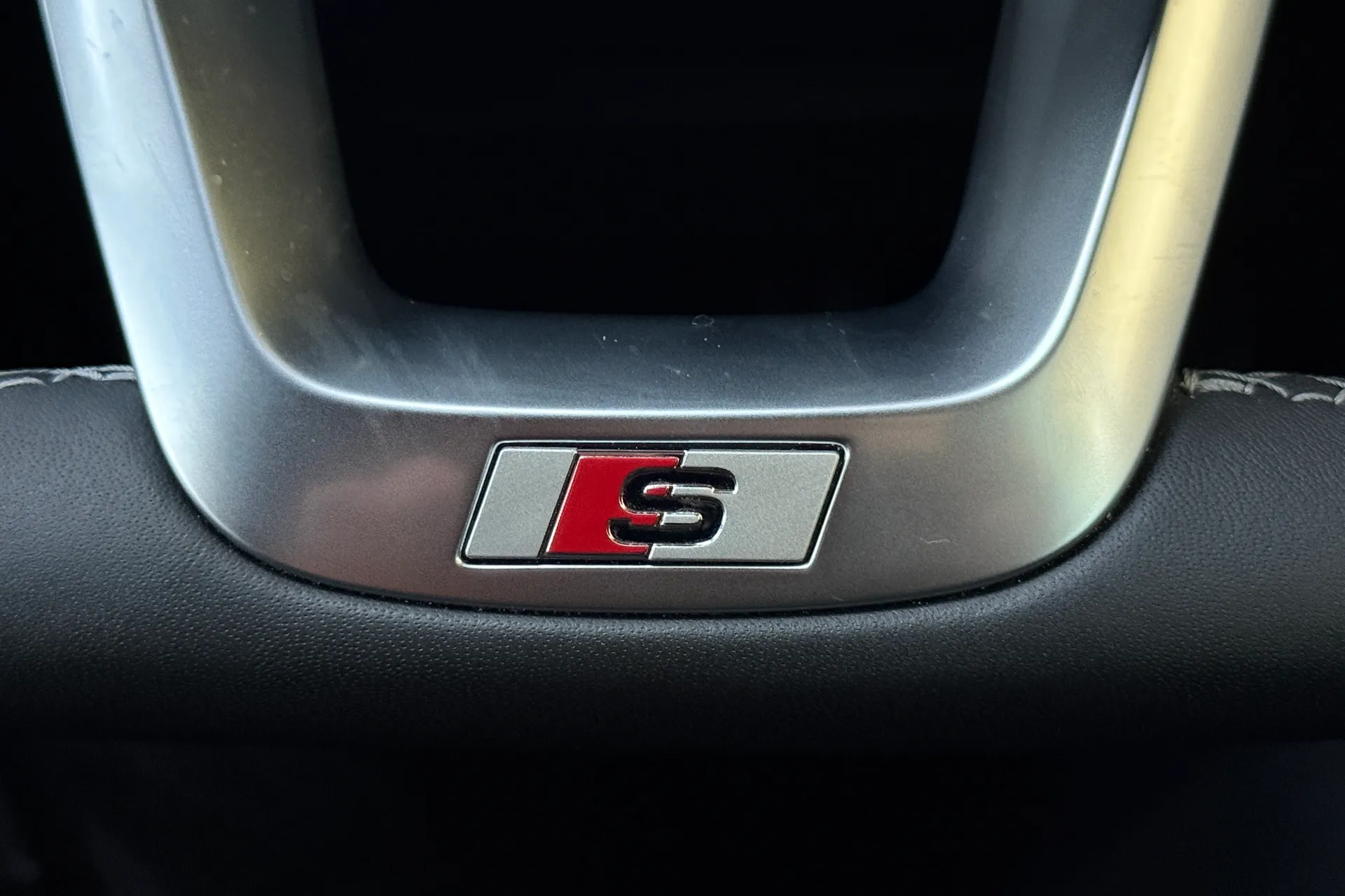 Audi Q3 thumbnail image number 23