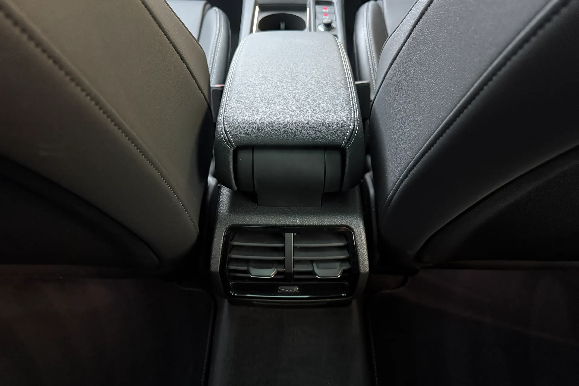 Audi Q3 thumbnail image number 46