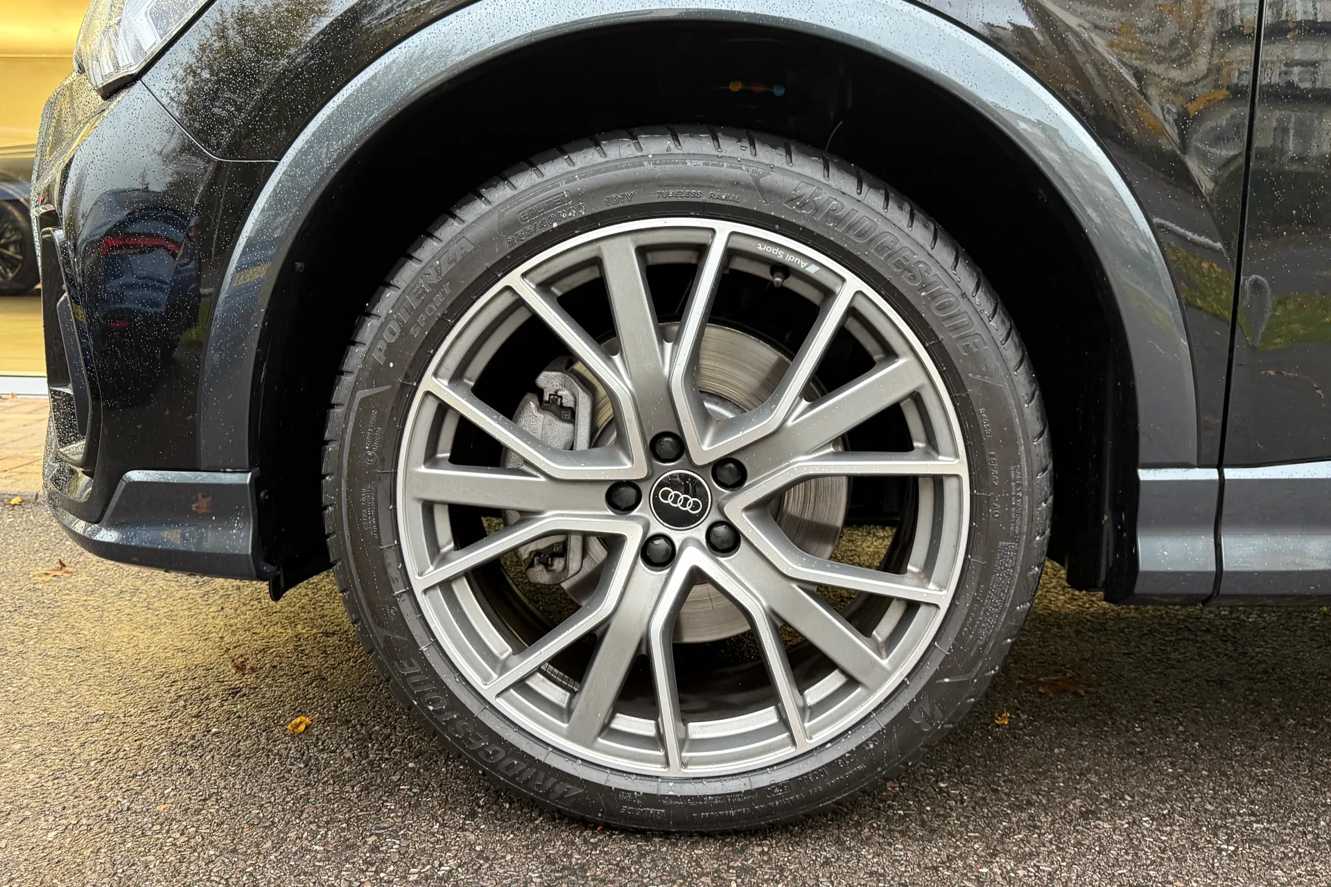 Audi Q3 thumbnail image number 10