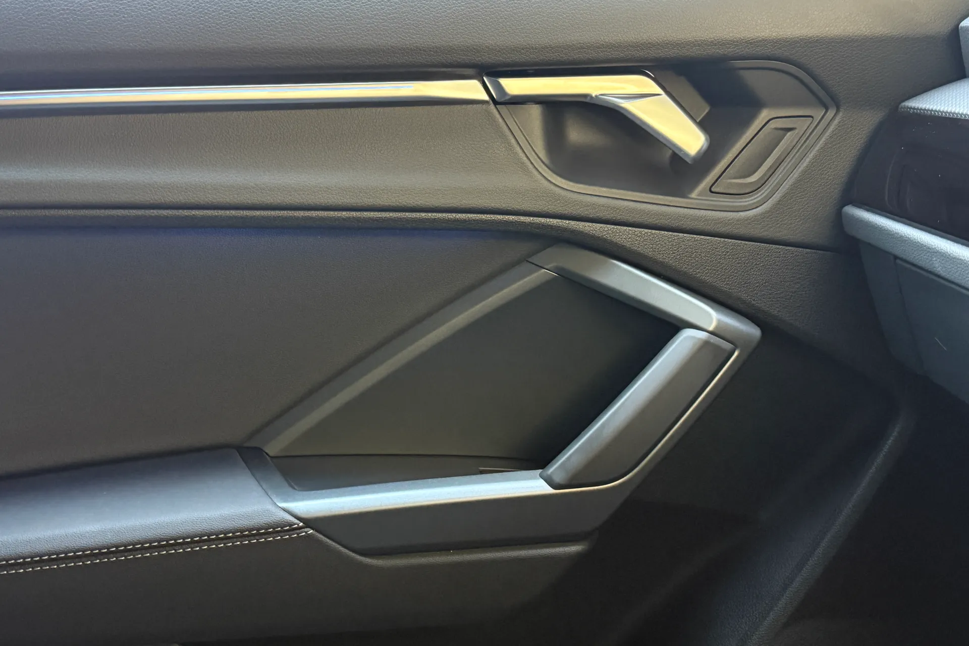 Audi Q3 thumbnail image number 29