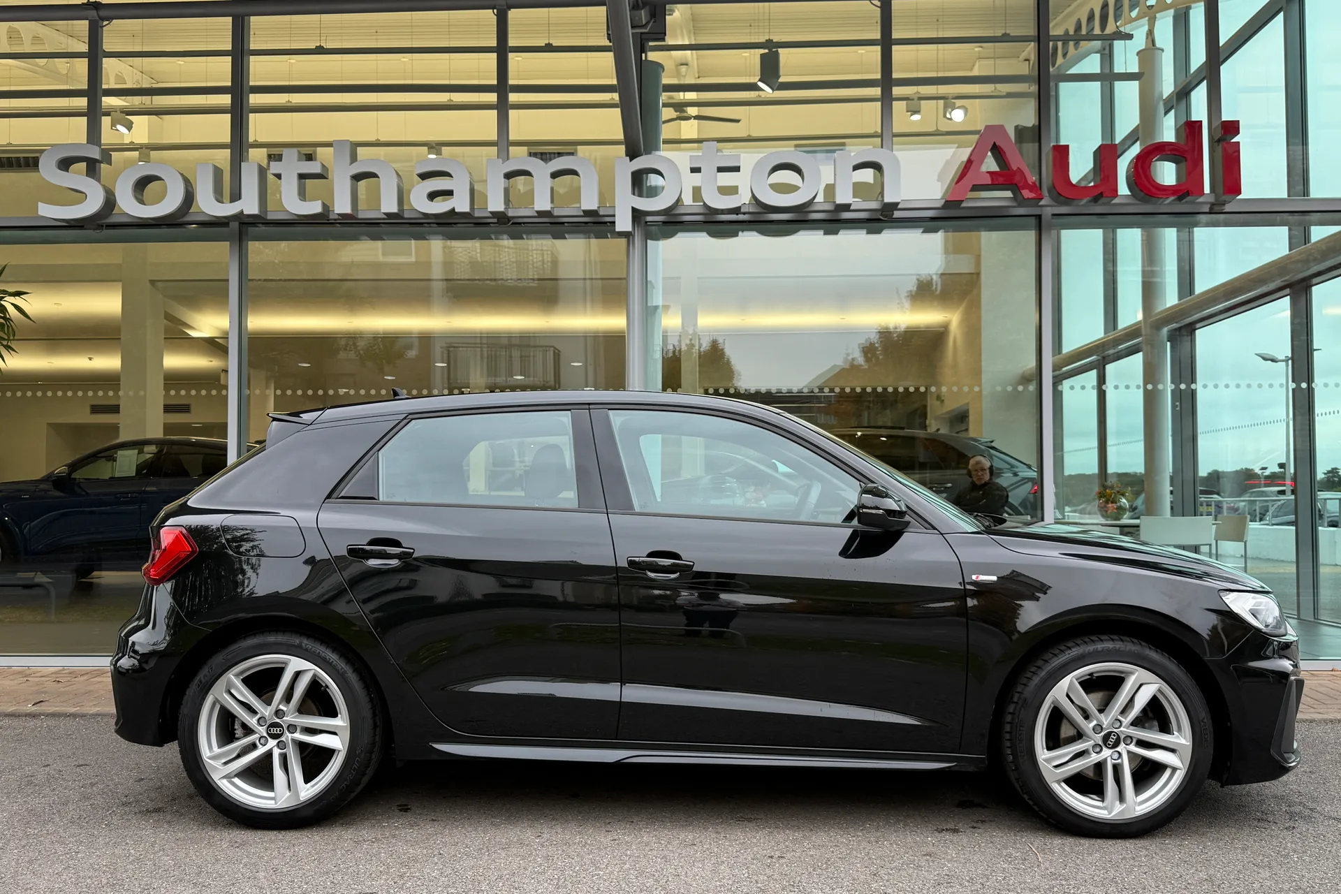 Audi A1 thumbnail image number 2