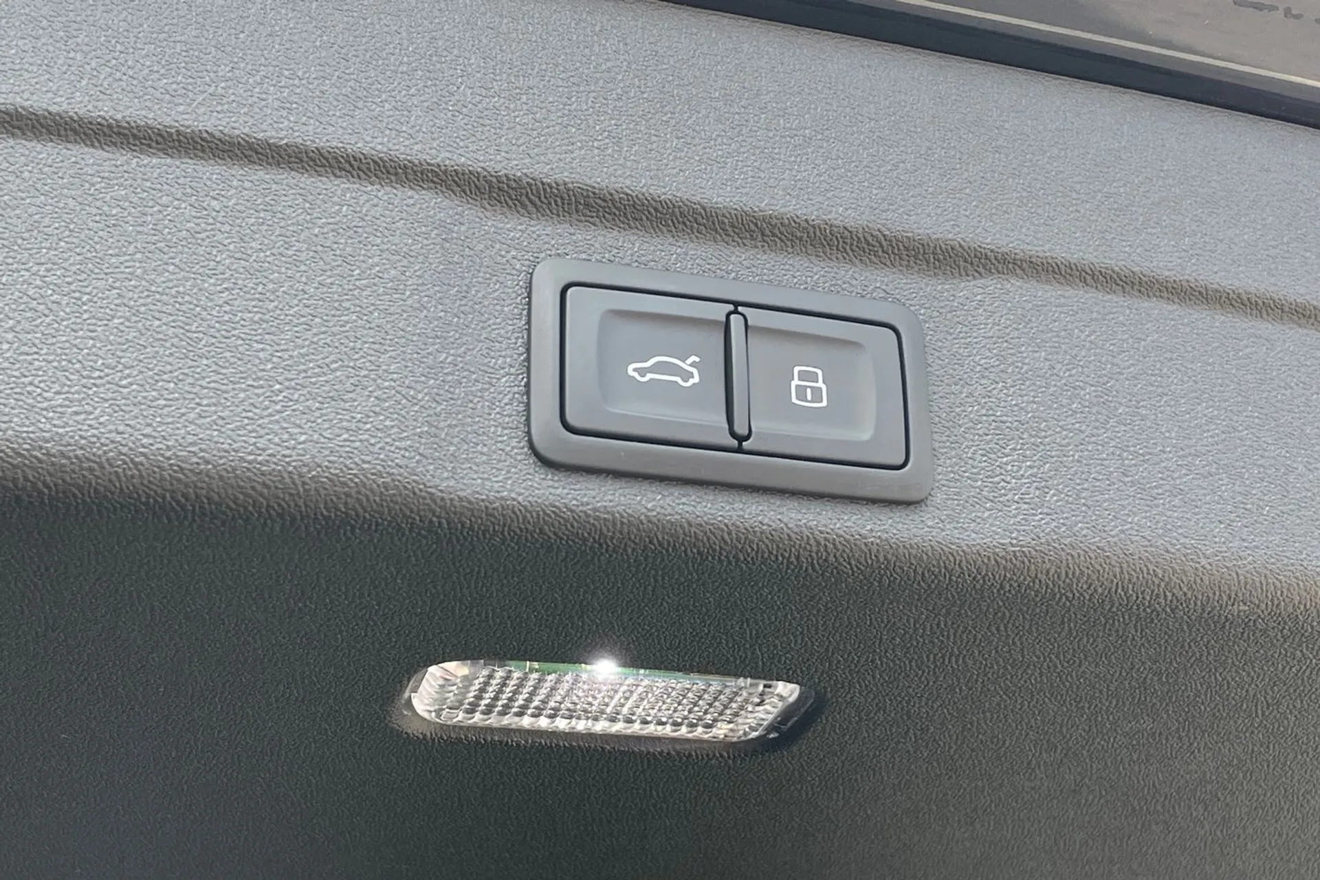 Audi A6 thumbnail image number 20