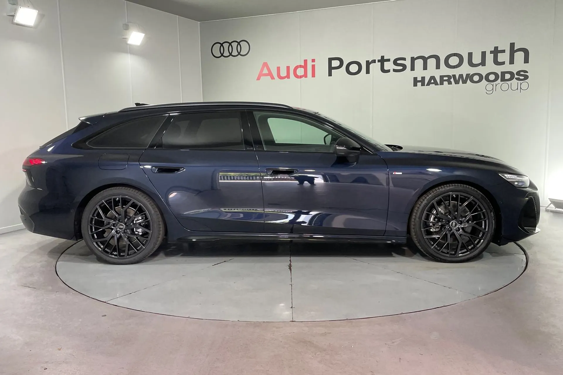 Audi A6 thumbnail image number 2