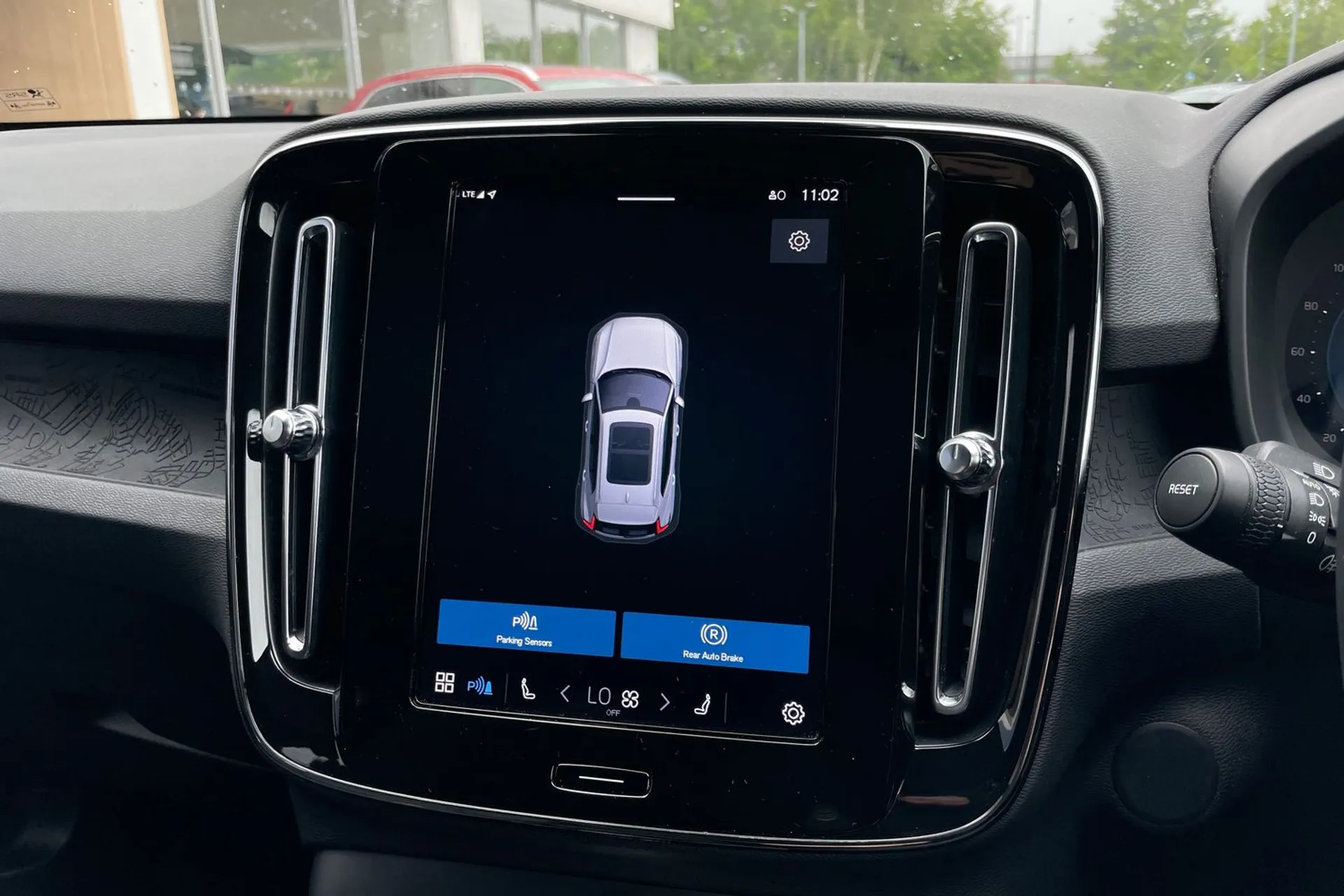 Volvo XC40 thumbnail image number 4