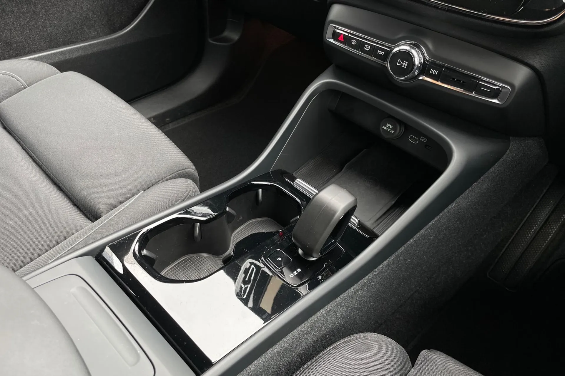 Volvo XC40 thumbnail image number 41