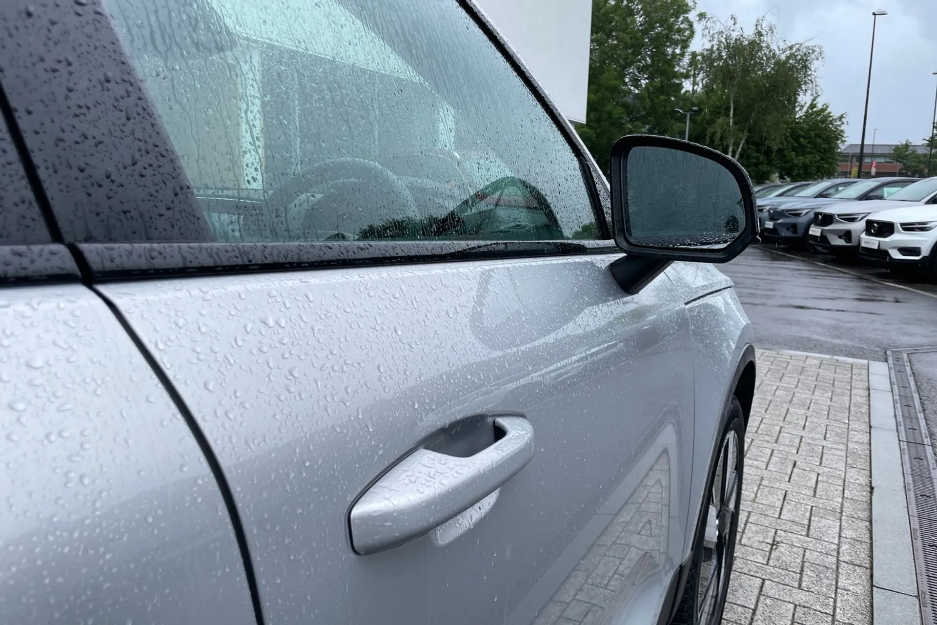 Volvo XC40 thumbnail image number 16