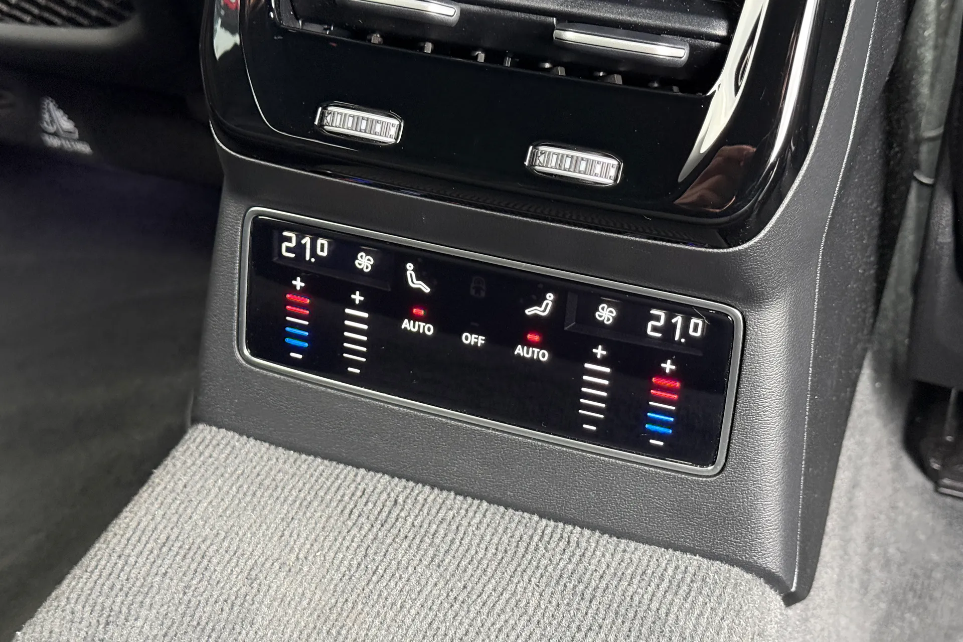 Audi A6 thumbnail image number 31