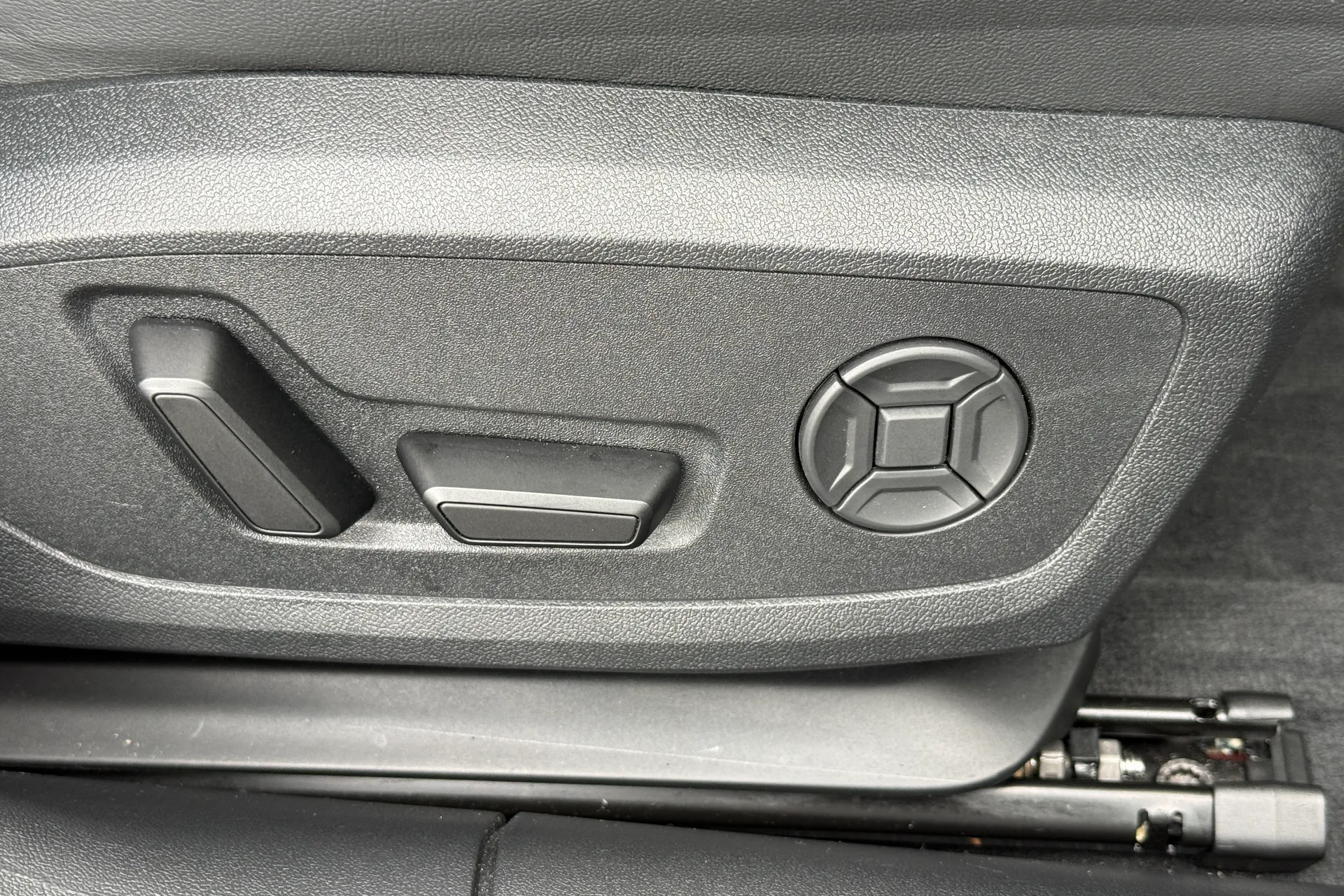 Audi A6 thumbnail image number 7