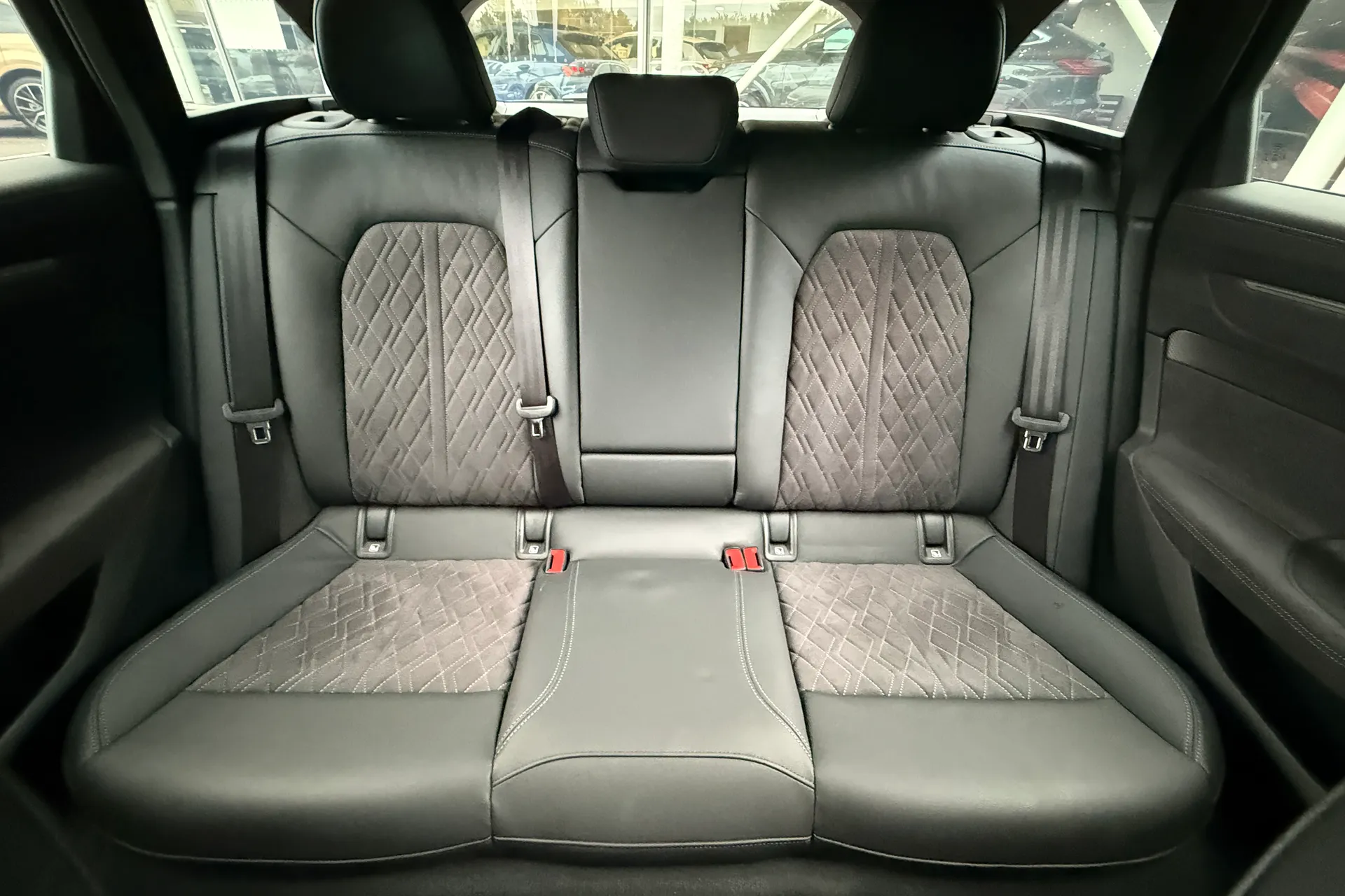 Audi A6 thumbnail image number 21