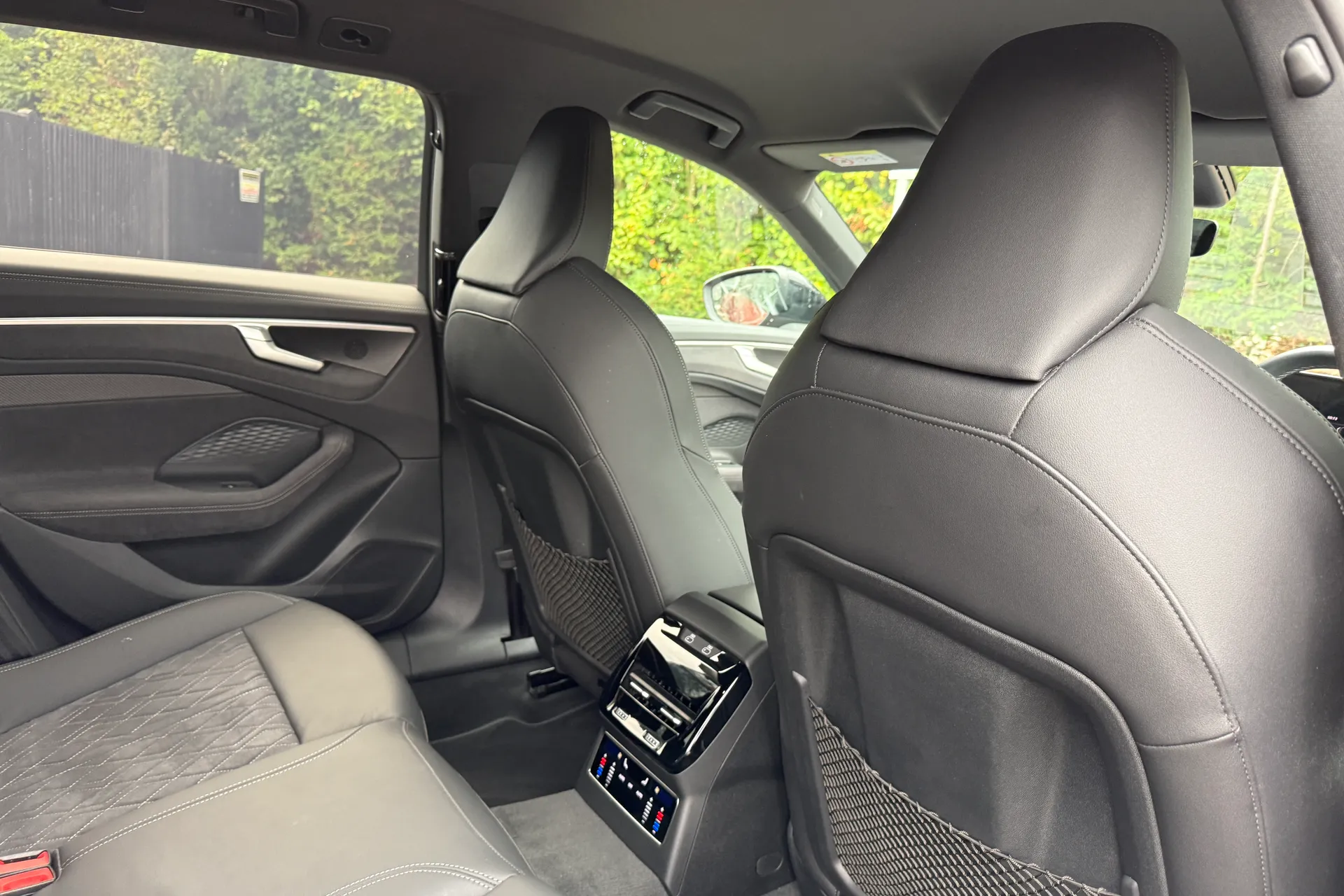 Audi A6 thumbnail image number 30