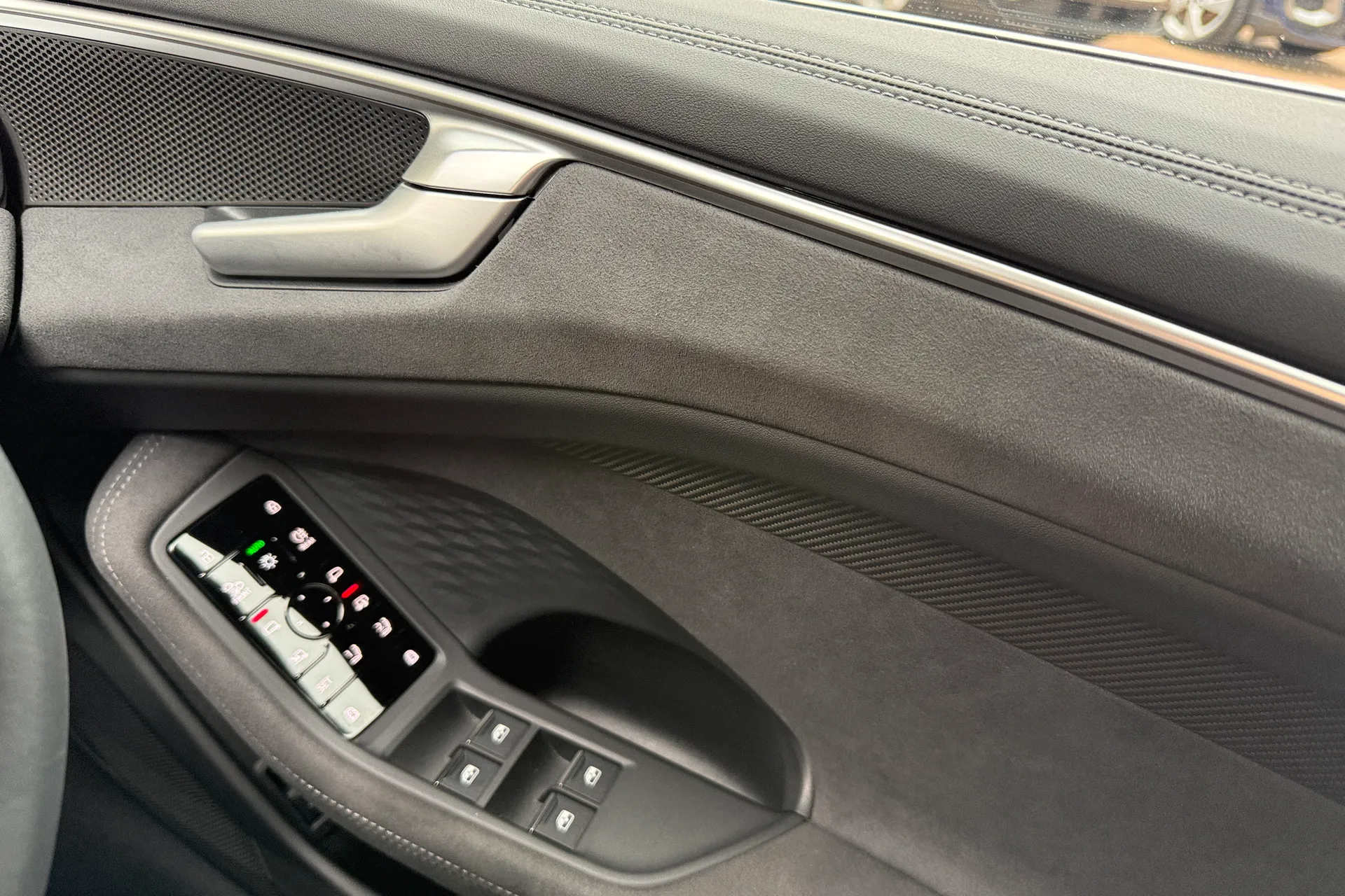 Audi A6 thumbnail image number 14