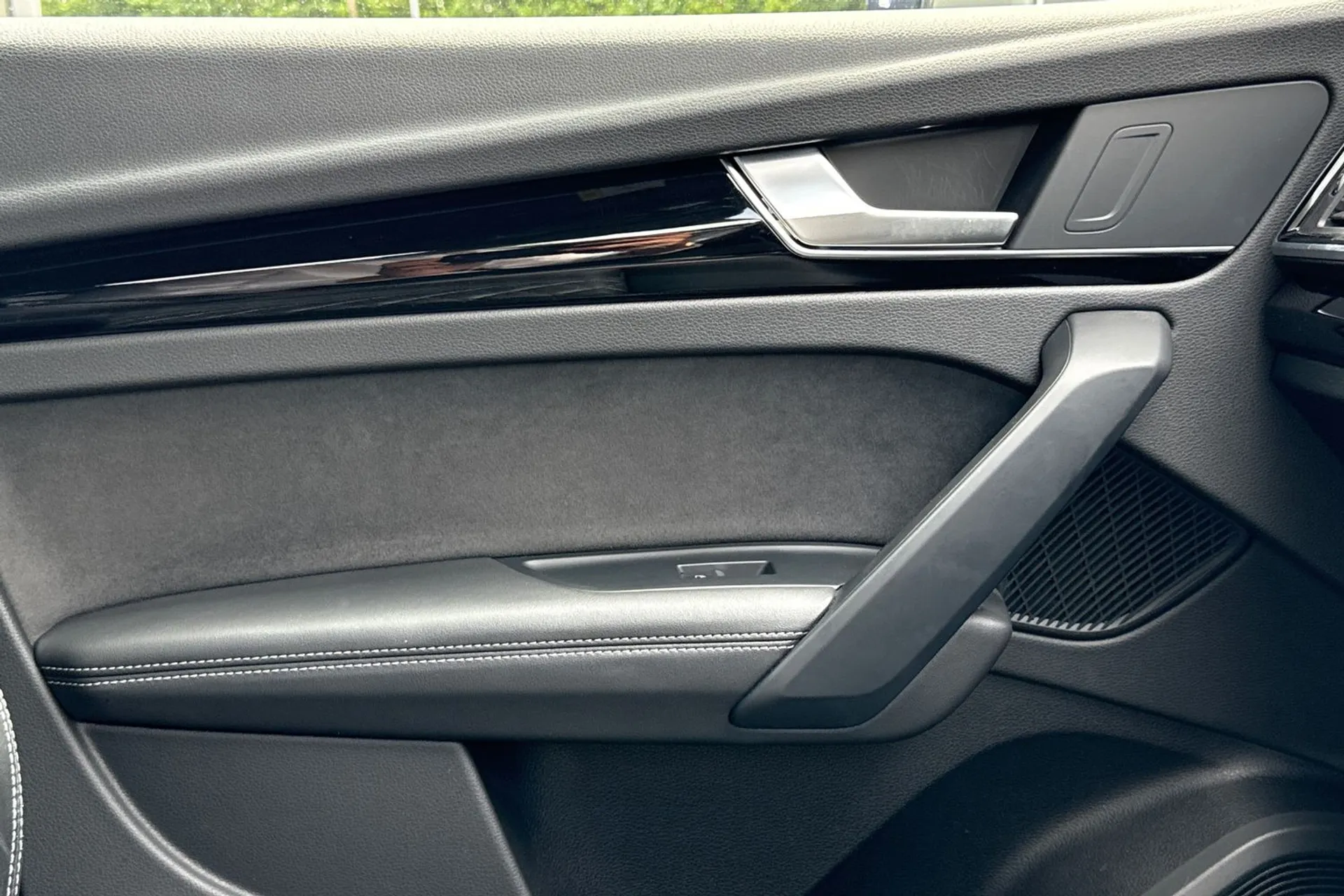 Audi Q5 thumbnail image number 40