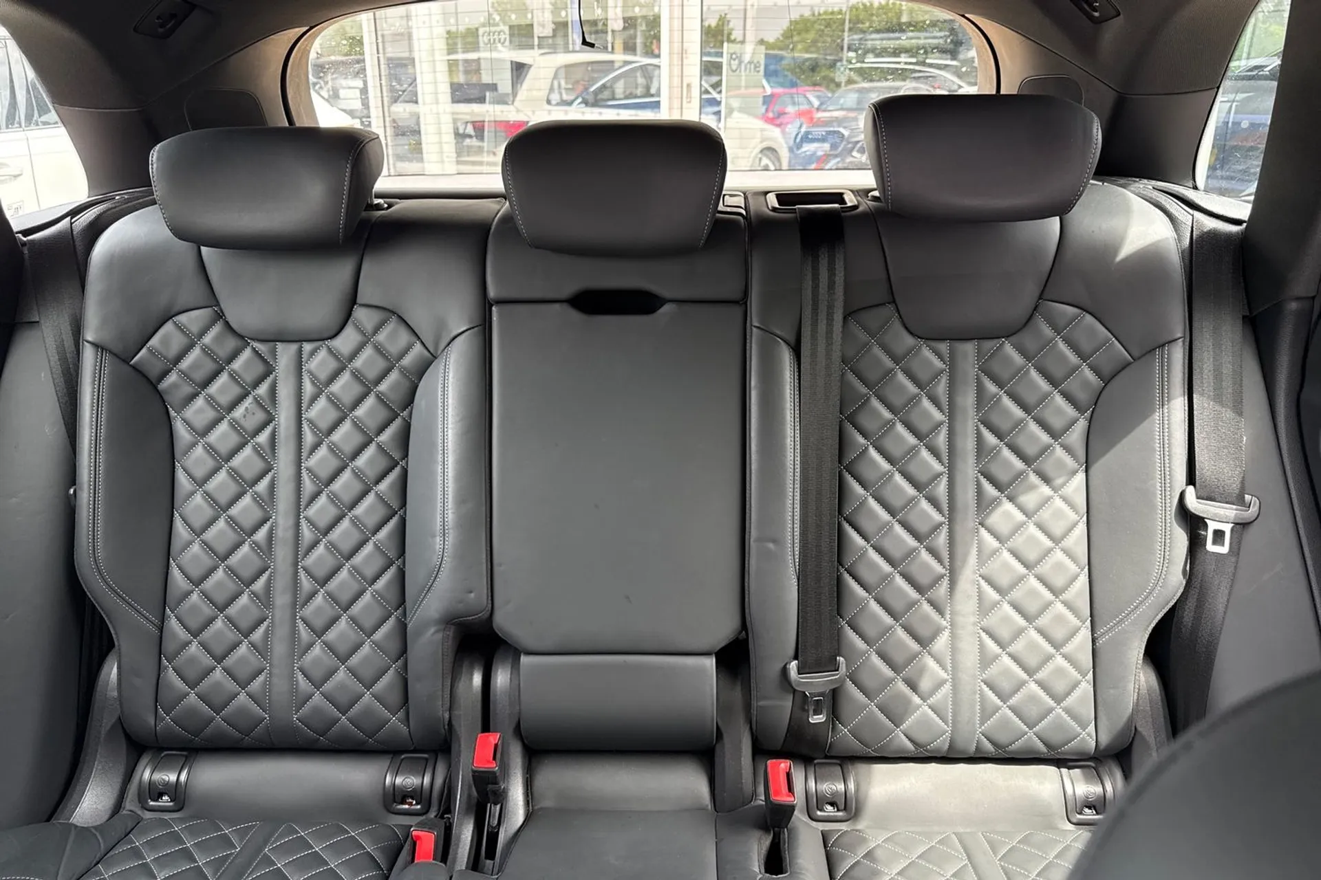 Audi Q5 thumbnail image number 31