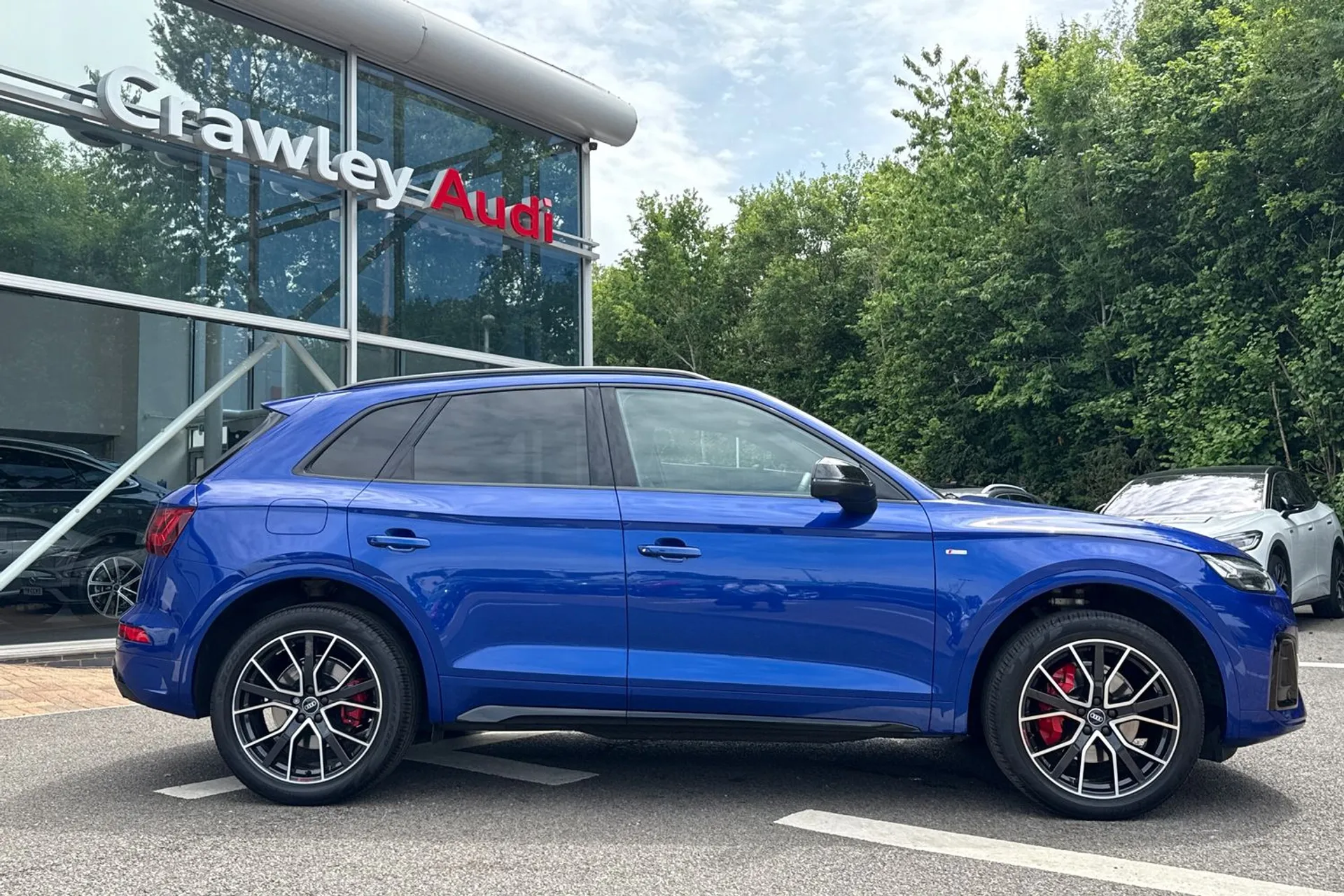 Audi Q5 thumbnail image number 2