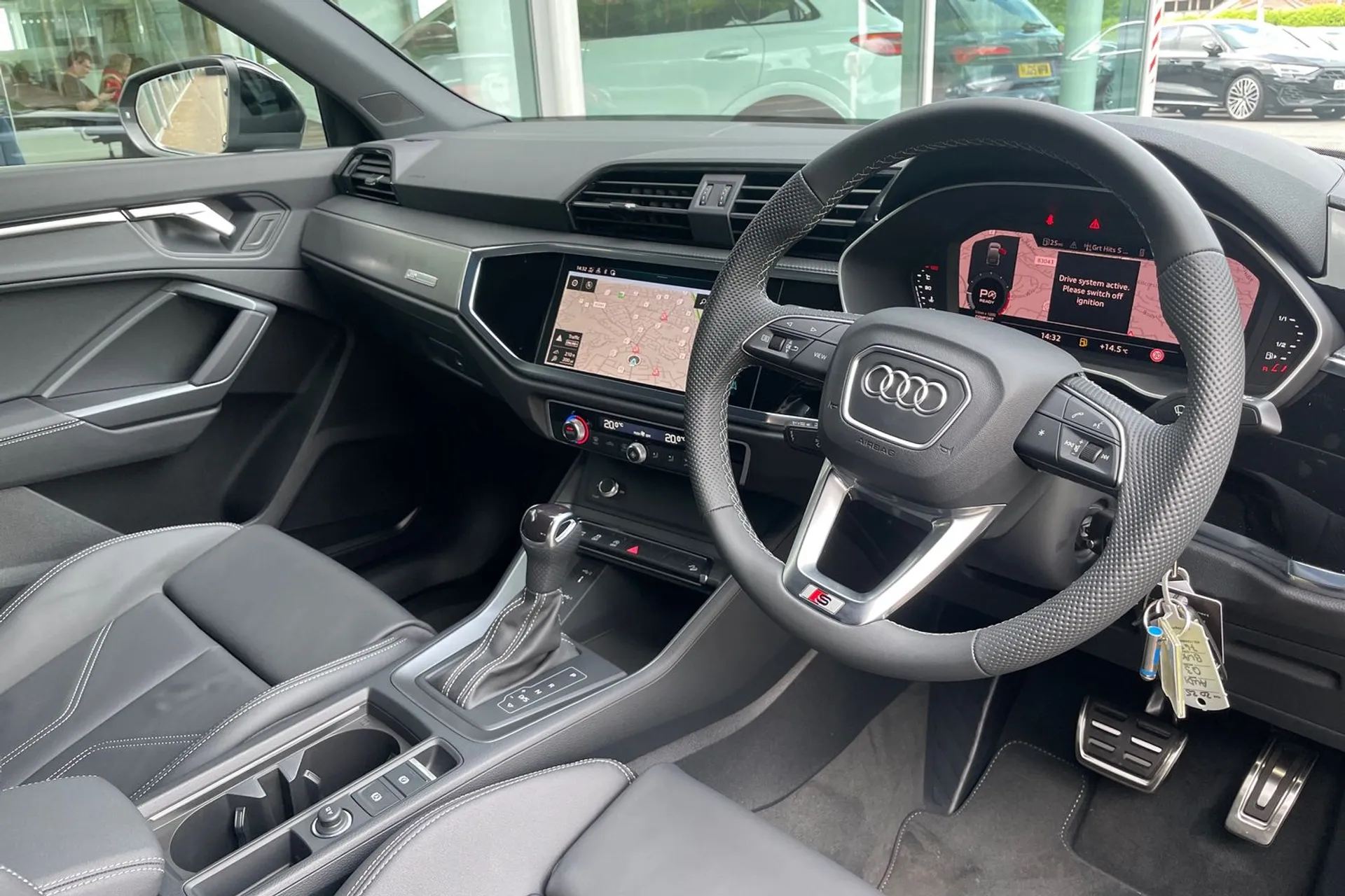 Audi Q3 thumbnail image number 23