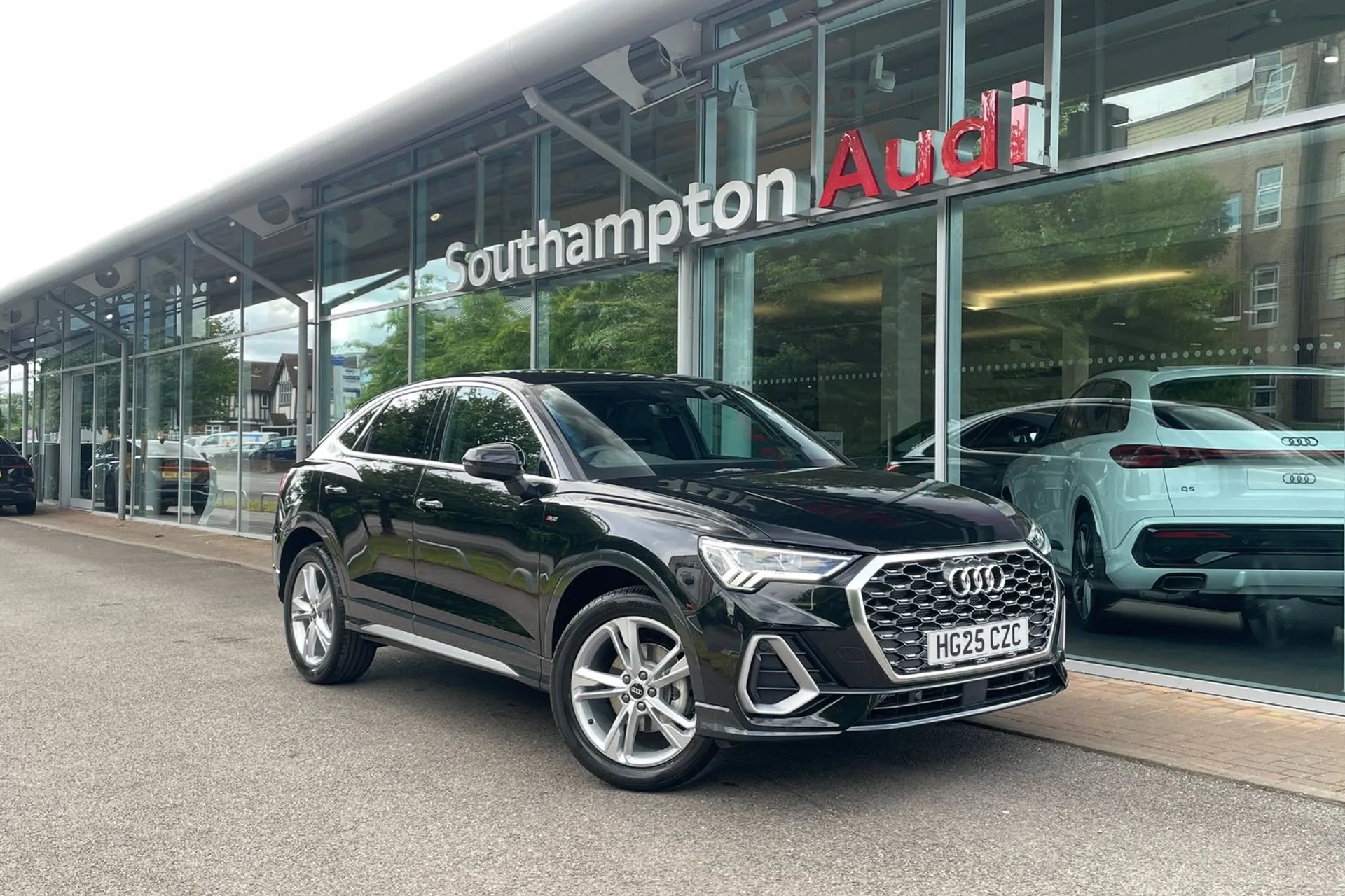 Audi Q3 focused image