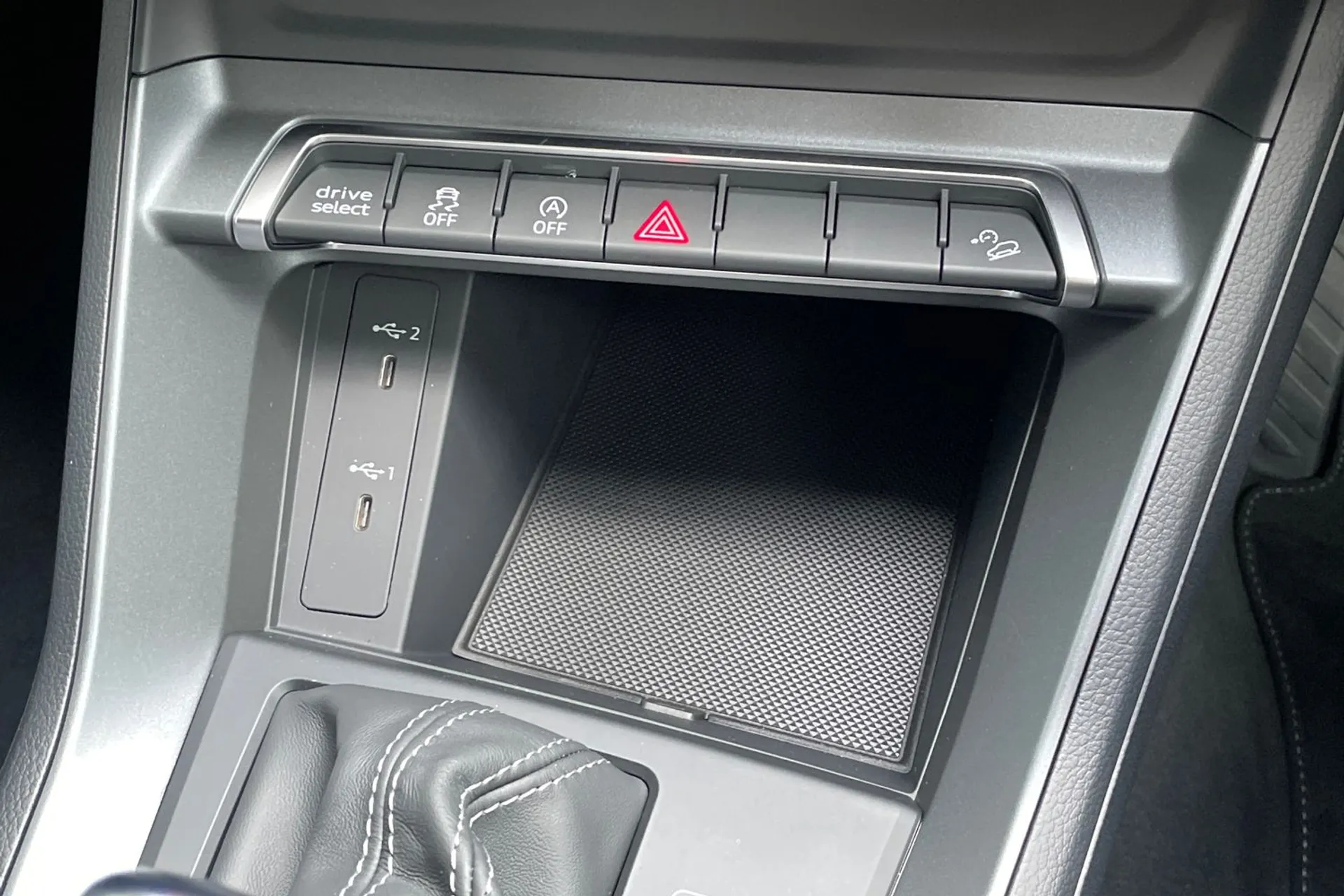 Audi Q3 thumbnail image number 44