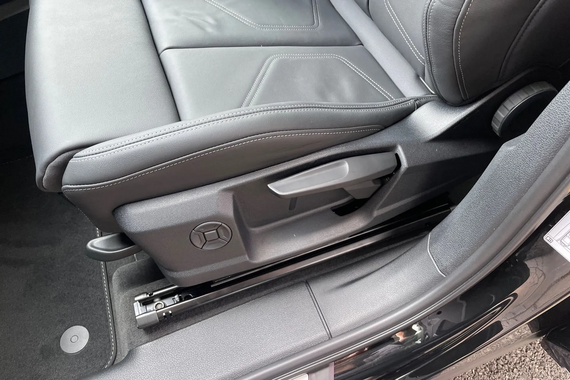 Audi Q3 thumbnail image number 26