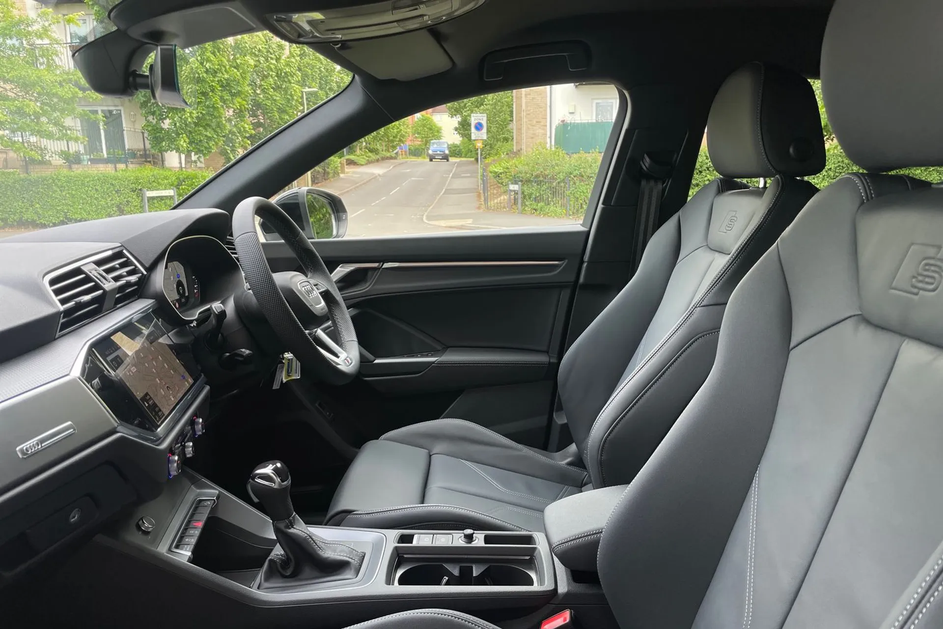 Audi Q3 thumbnail image number 25